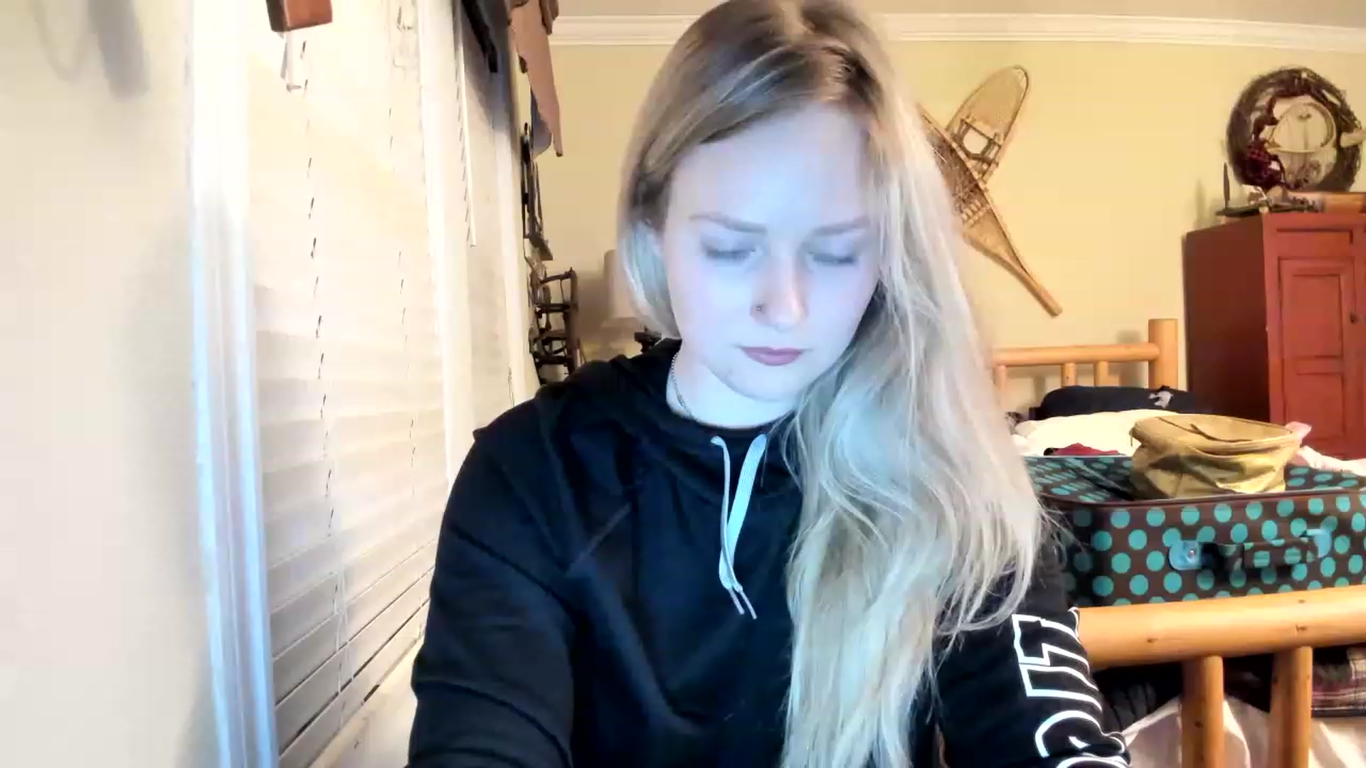 Gallery image thumbnail from EllaWood's myfreecams stream on, 02/18/2023, 23:57 image 8 of 20