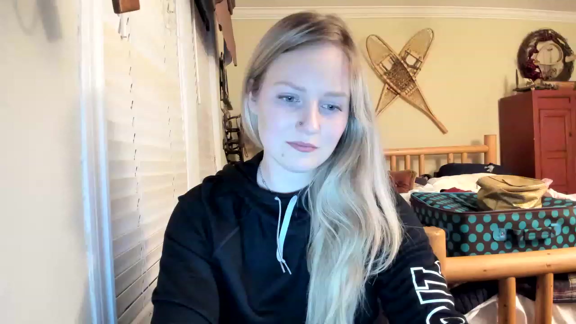 Gallery image thumbnail from EllaWood's myfreecams stream on, 02/18/2023, 23:57 image 7 of 20