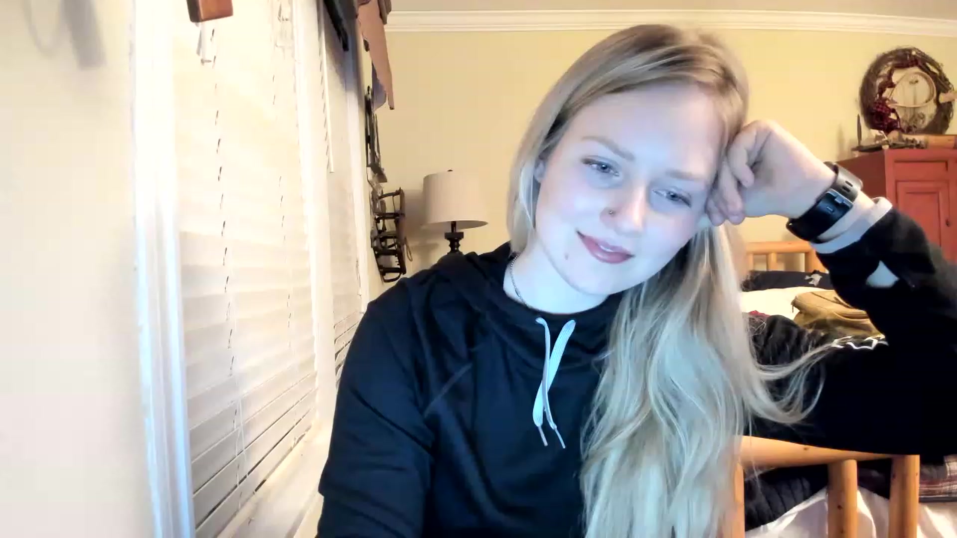 Gallery image thumbnail from EllaWood's myfreecams stream on, 02/18/2023, 23:57 image 12 of 20