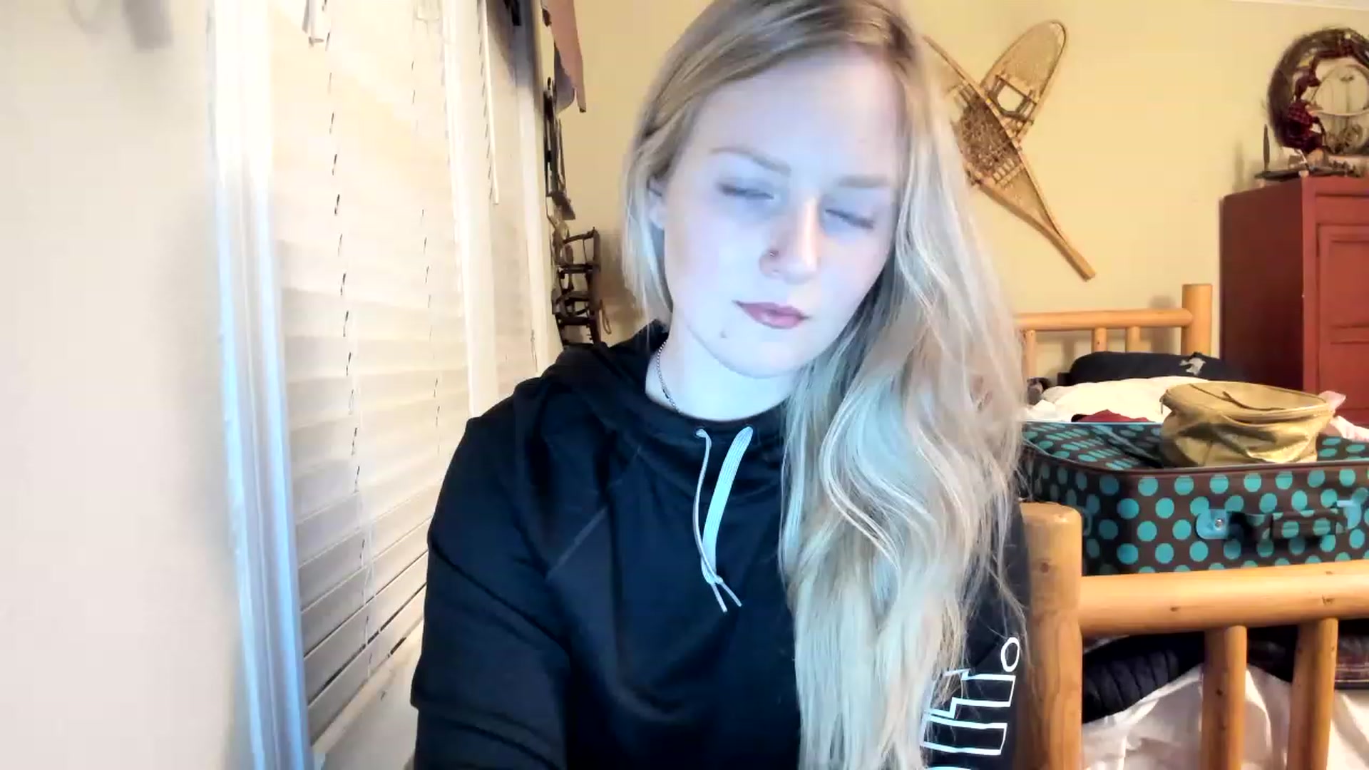 Gallery image thumbnail from EllaWood's myfreecams stream on, 02/18/2023, 23:57 image 1 of 20