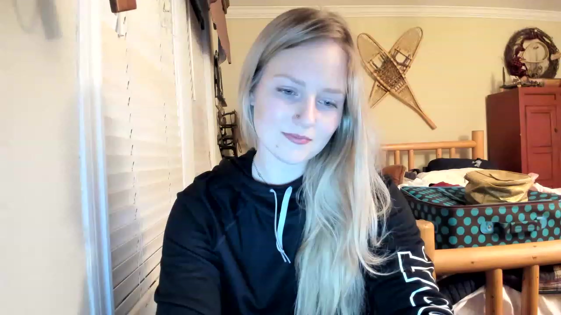 Gallery image thumbnail from EllaWood's myfreecams stream on, 02/18/2023, 23:57 image 13 of 20