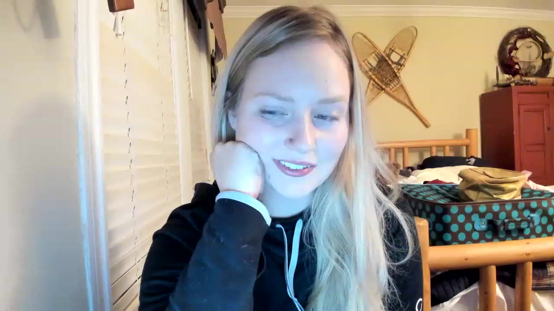 Gallery image thumbnail from EllaWood's myfreecams stream on, 02/18/2023, 23:57 image 17 of 20