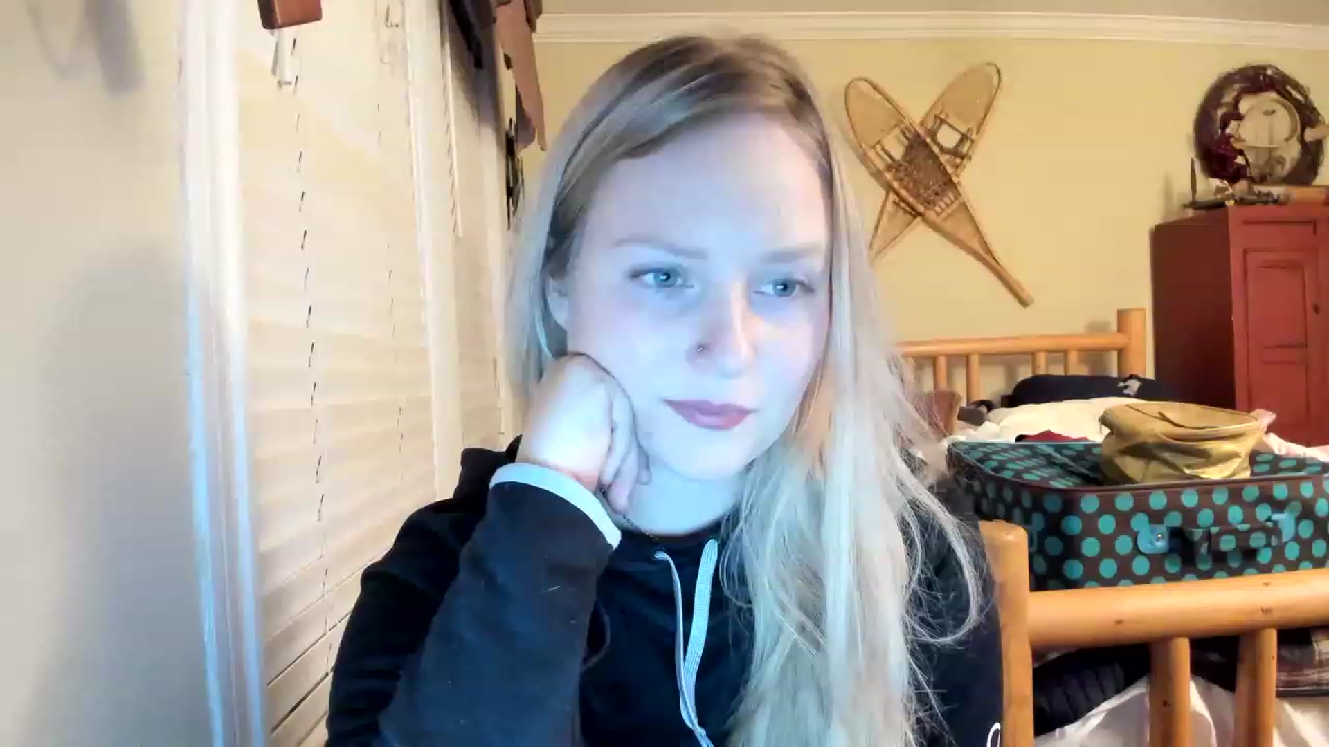 Gallery image thumbnail from EllaWood's myfreecams stream on, 02/18/2023, 23:57 image 18 of 20
