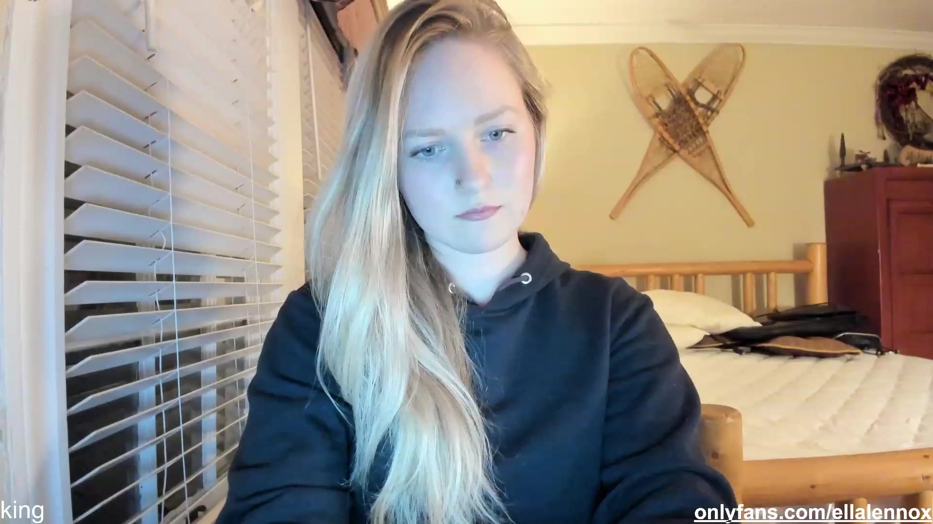 Gallery image thumbnail from EllaWood's myfreecams stream on, 03/02/2023, 01:01 image 11 of 20