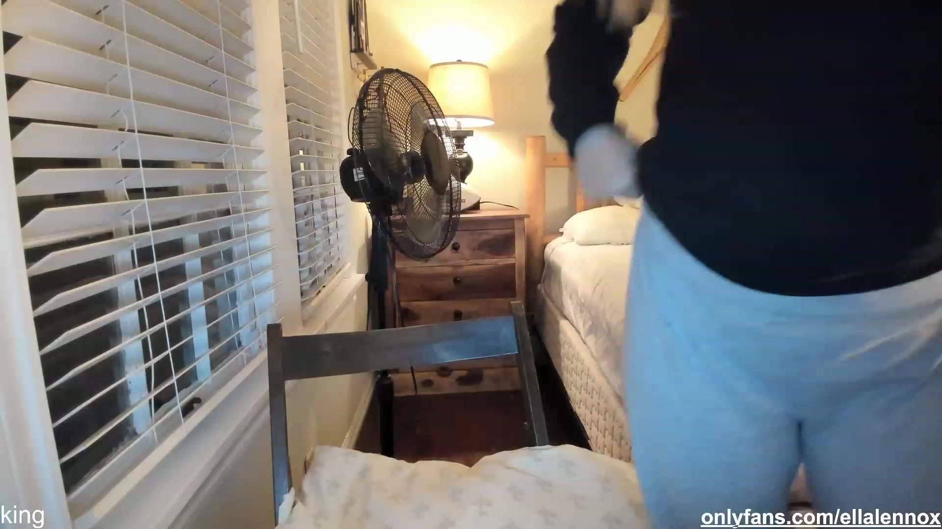 Gallery image thumbnail from EllaWood's myfreecams stream on, 03/02/2023, 01:01 image 4 of 20