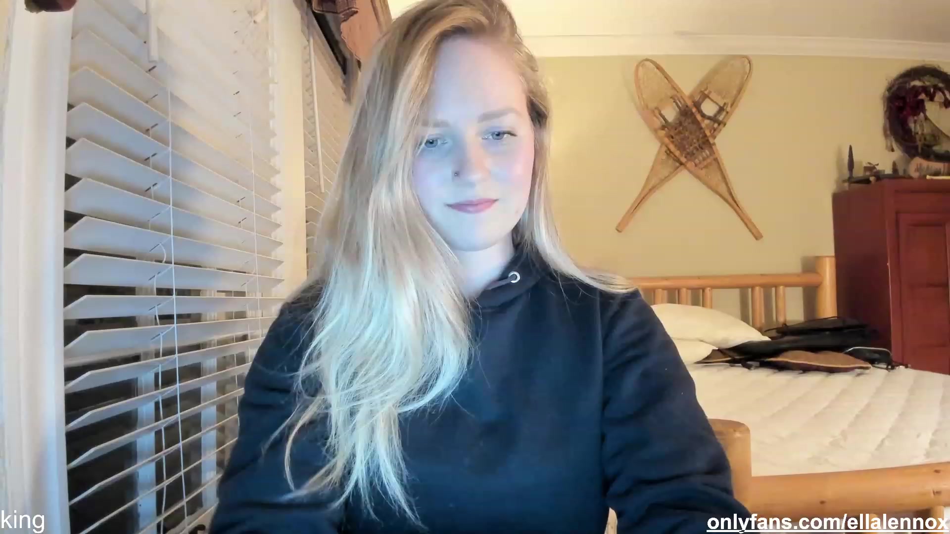 Gallery image thumbnail from EllaWood's myfreecams stream on, 03/02/2023, 01:01 image 2 of 20