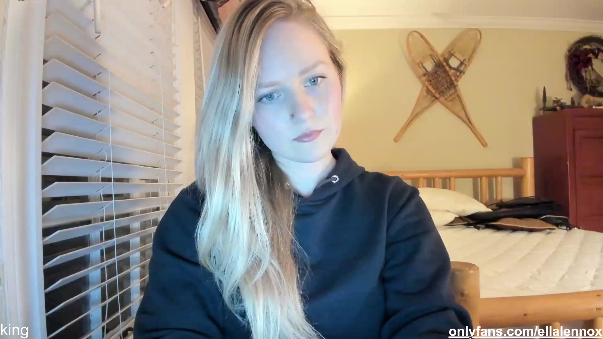 Gallery image thumbnail from EllaWood's myfreecams stream on, 03/02/2023, 01:01 image 9 of 20
