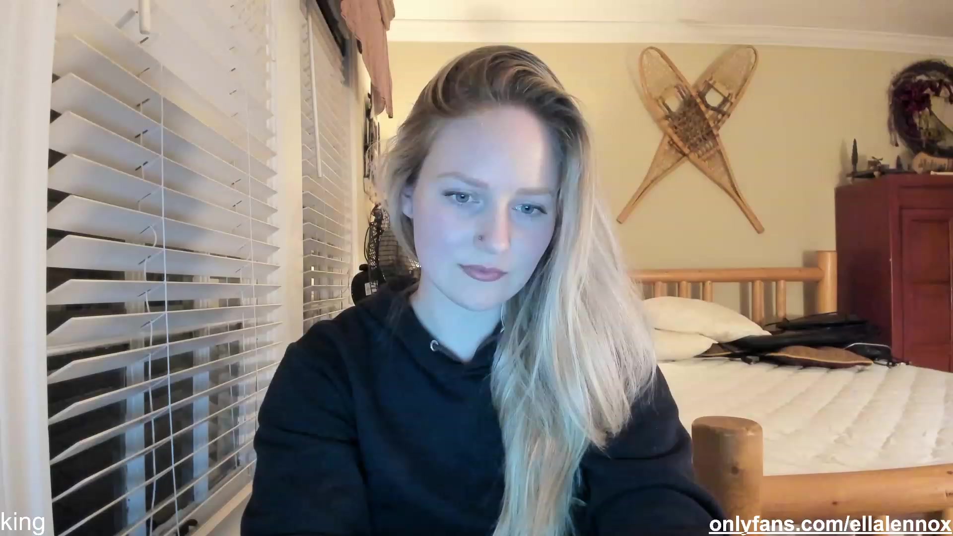 Gallery image thumbnail from EllaWood's myfreecams stream on, 03/02/2023, 01:01 image 14 of 20