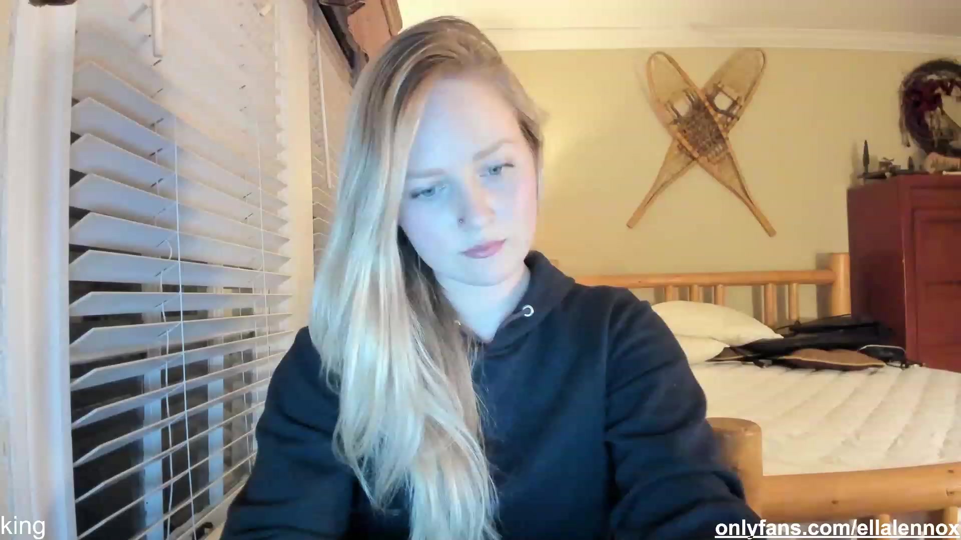 Gallery image thumbnail from EllaWood's myfreecams stream on, 03/02/2023, 01:01 image 12 of 20
