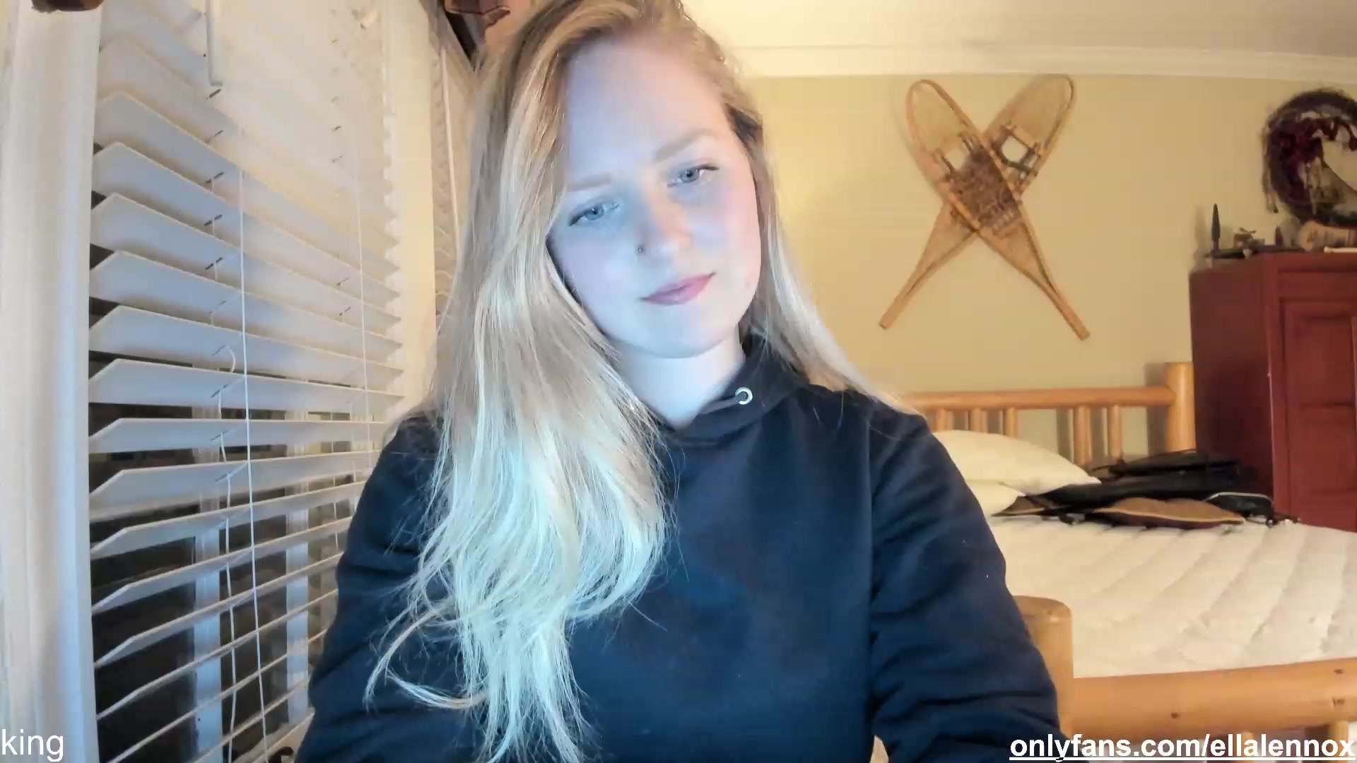 Gallery image thumbnail from EllaWood's myfreecams stream on, 03/02/2023, 01:01 image 1 of 20