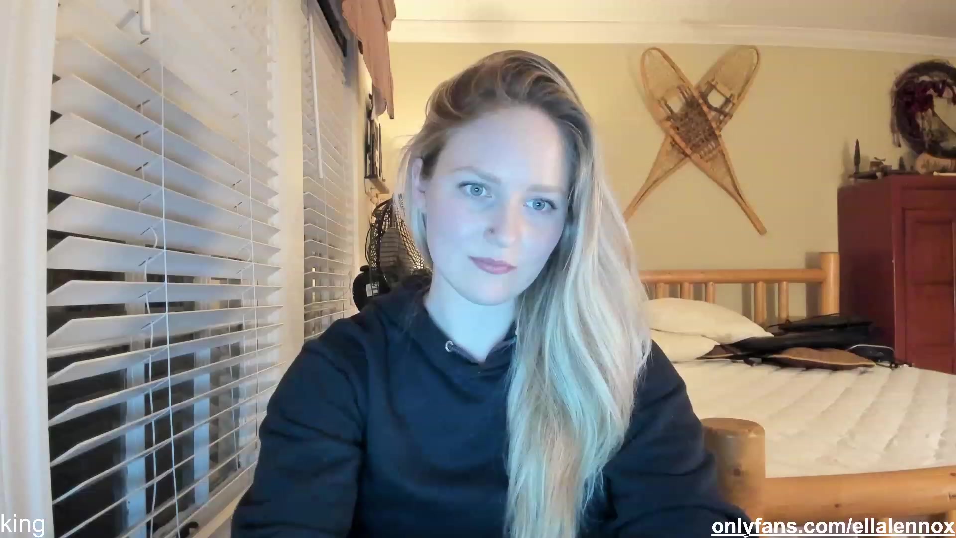 Gallery image thumbnail from EllaWood's myfreecams stream on, 03/02/2023, 01:01 image 15 of 20