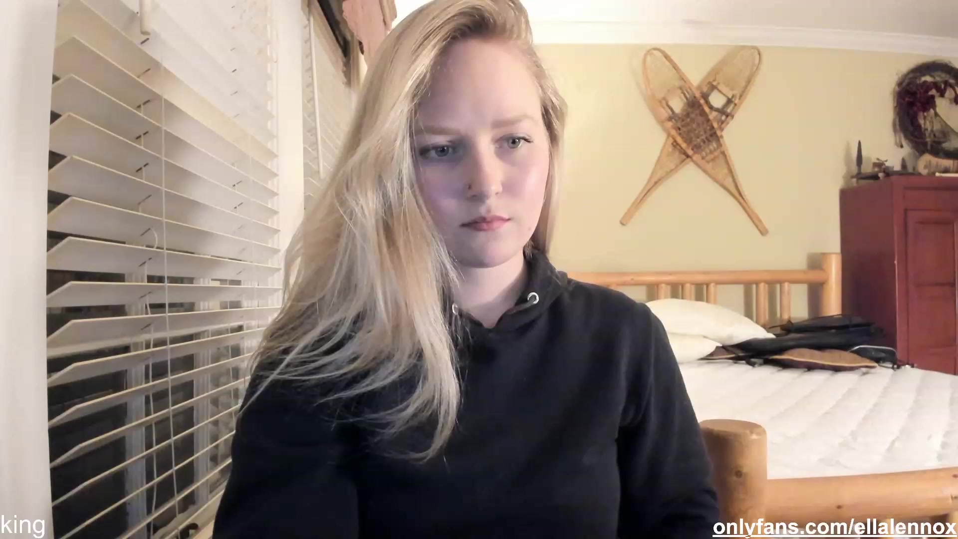 Gallery image thumbnail from EllaWood's myfreecams stream on, 03/02/2023, 01:01 image 18 of 20