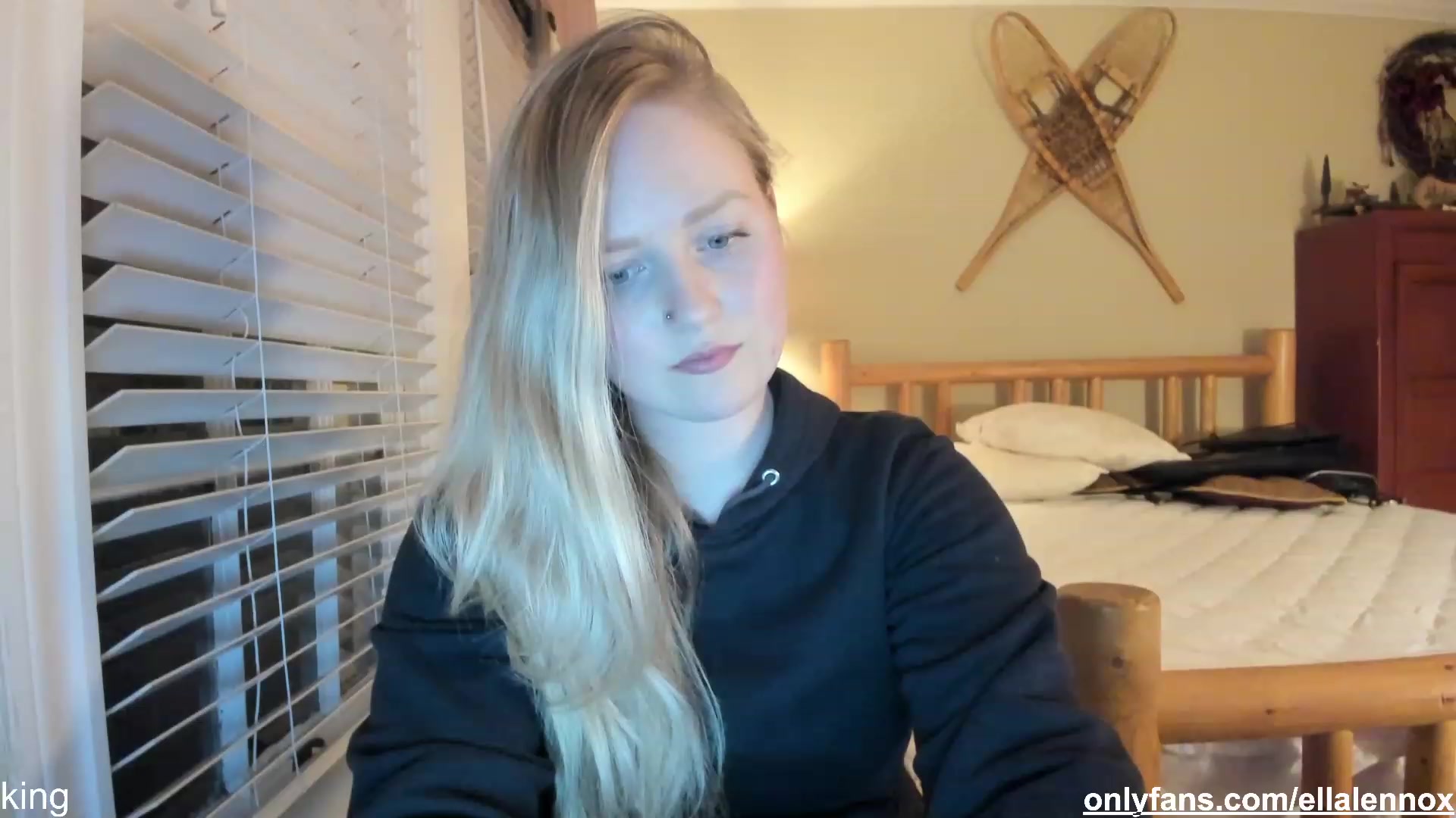 Gallery image thumbnail from EllaWood's myfreecams stream on, 03/02/2023, 01:01 image 6 of 20