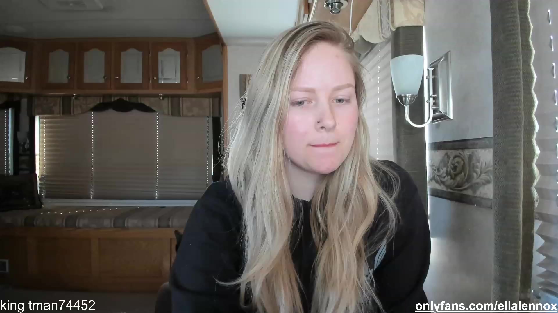 Gallery image thumbnail from EllaWood's myfreecams stream on, 03/19/2023, 22:19 image 4 of 20