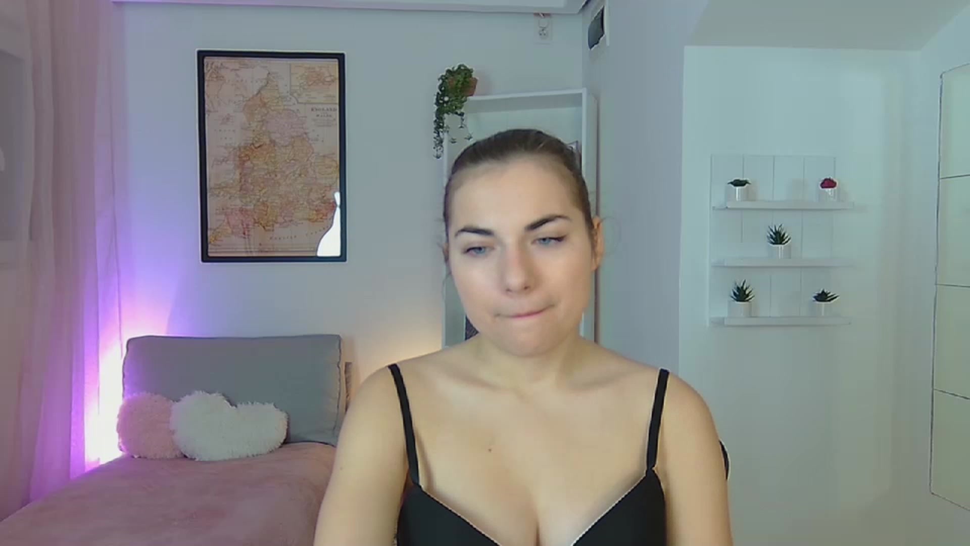 Gallery image thumbnail from Ella_Nicee's myfreecams stream on, 11/21/2022, 10:07 image 19 of 20