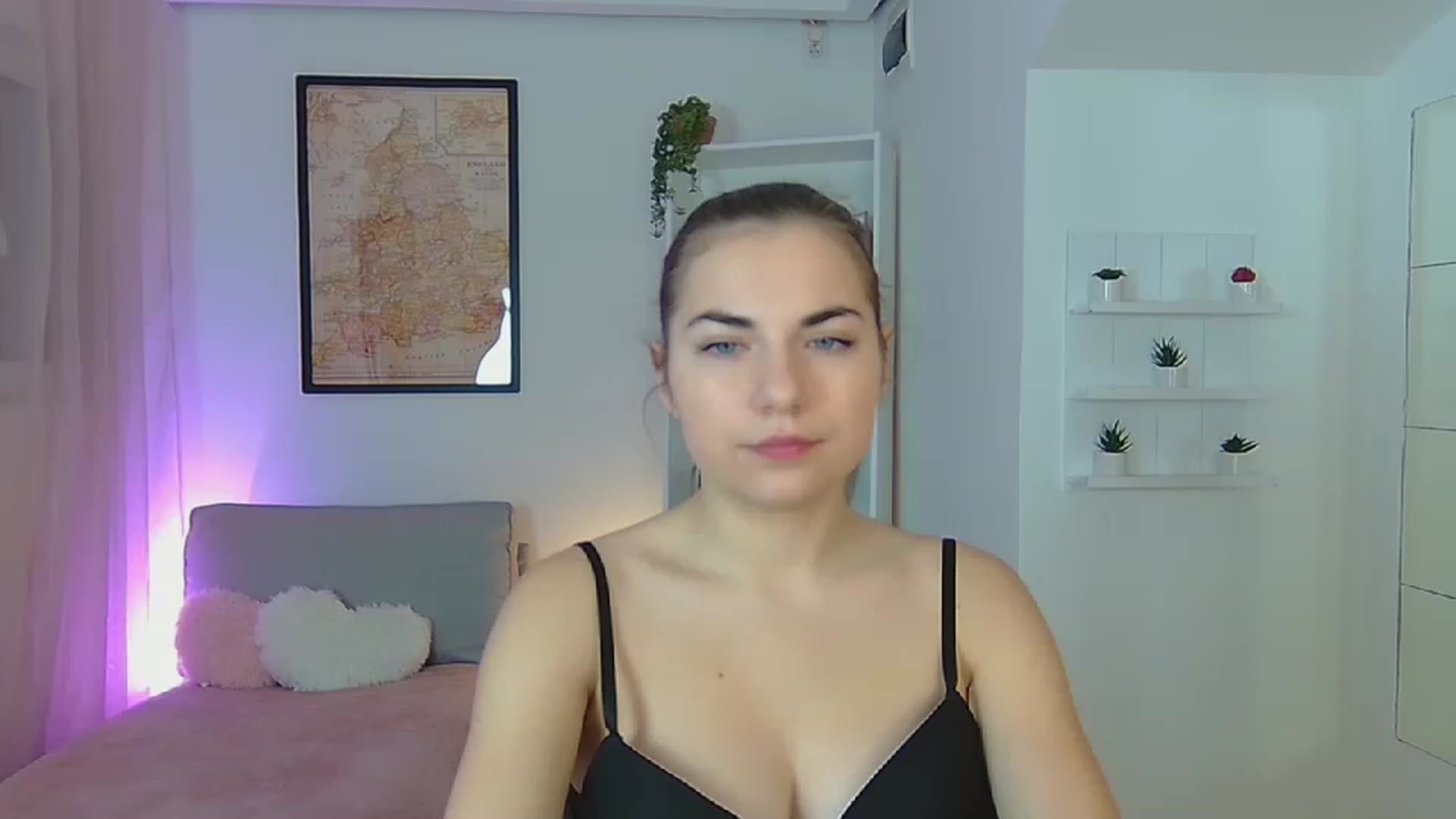Gallery image thumbnail from Ella_Nicee's myfreecams stream on, 11/21/2022, 10:07 image 18 of 20