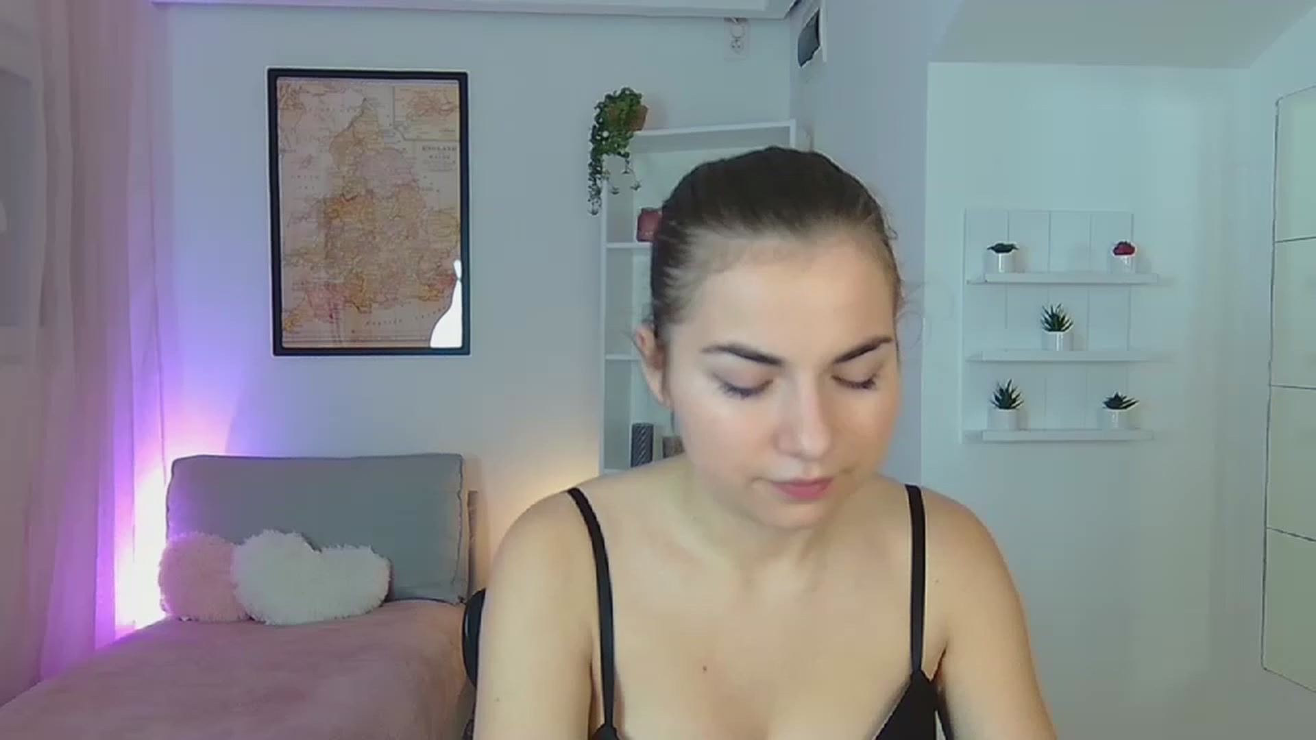 Gallery image thumbnail from Ella_Nicee's myfreecams stream on, 11/21/2022, 10:40 image 13 of 20