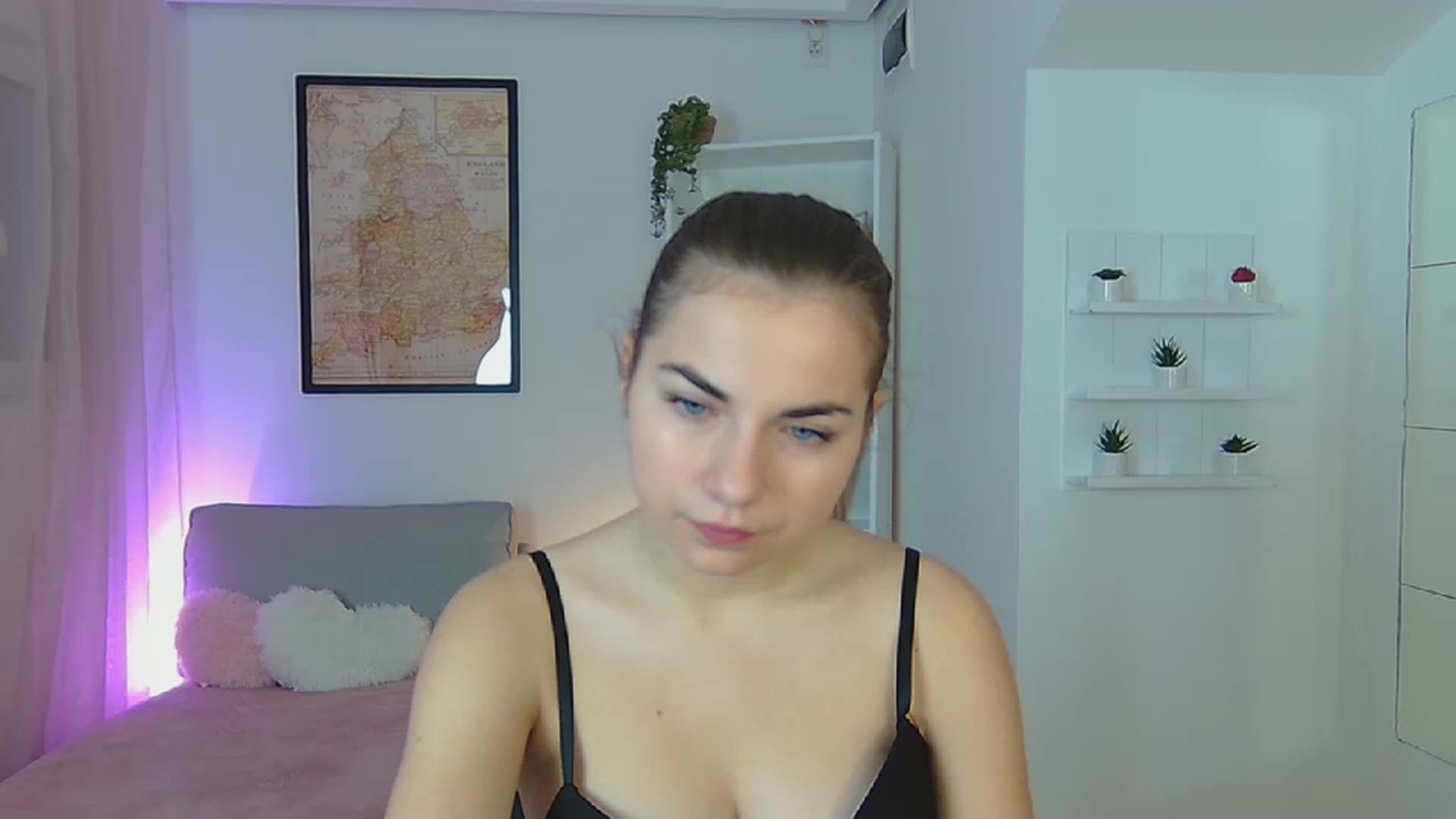 Gallery image thumbnail from Ella_Nicee's myfreecams stream on, 11/21/2022, 10:40 image 11 of 20