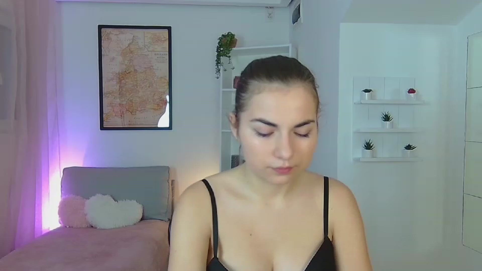 Gallery image thumbnail from Ella_Nicee's myfreecams stream on, 11/21/2022, 10:40 image 14 of 20