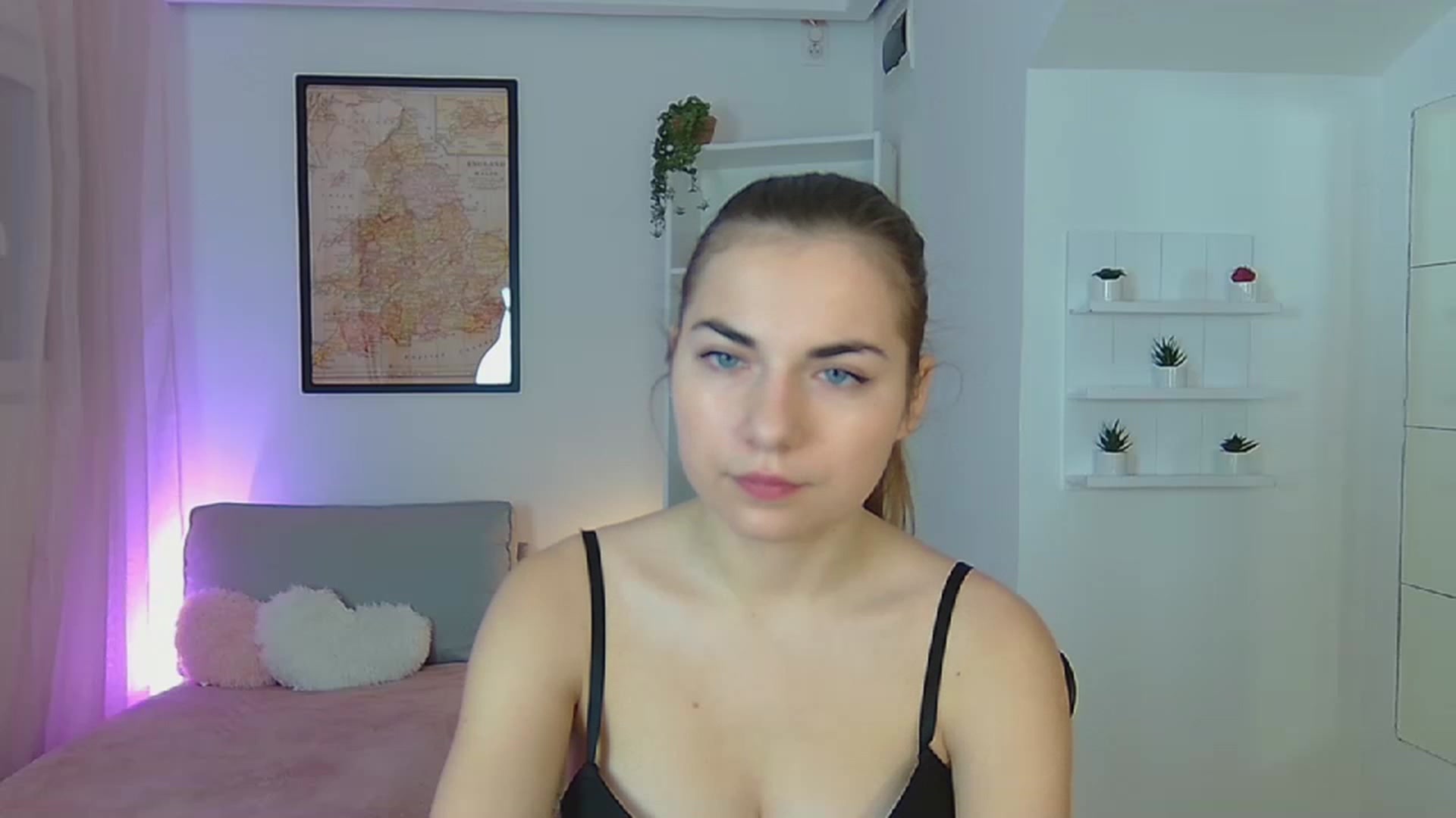 Gallery image thumbnail from Ella_Nicee's myfreecams stream on, 11/21/2022, 10:40 image 2 of 20