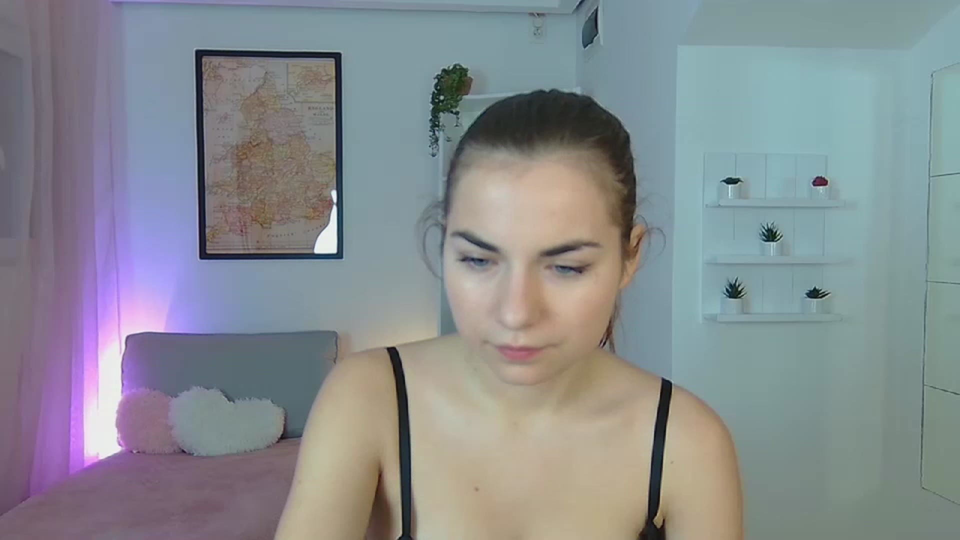 Gallery image thumbnail from Ella_Nicee's myfreecams stream on, 11/21/2022, 12:34 image 5 of 20
