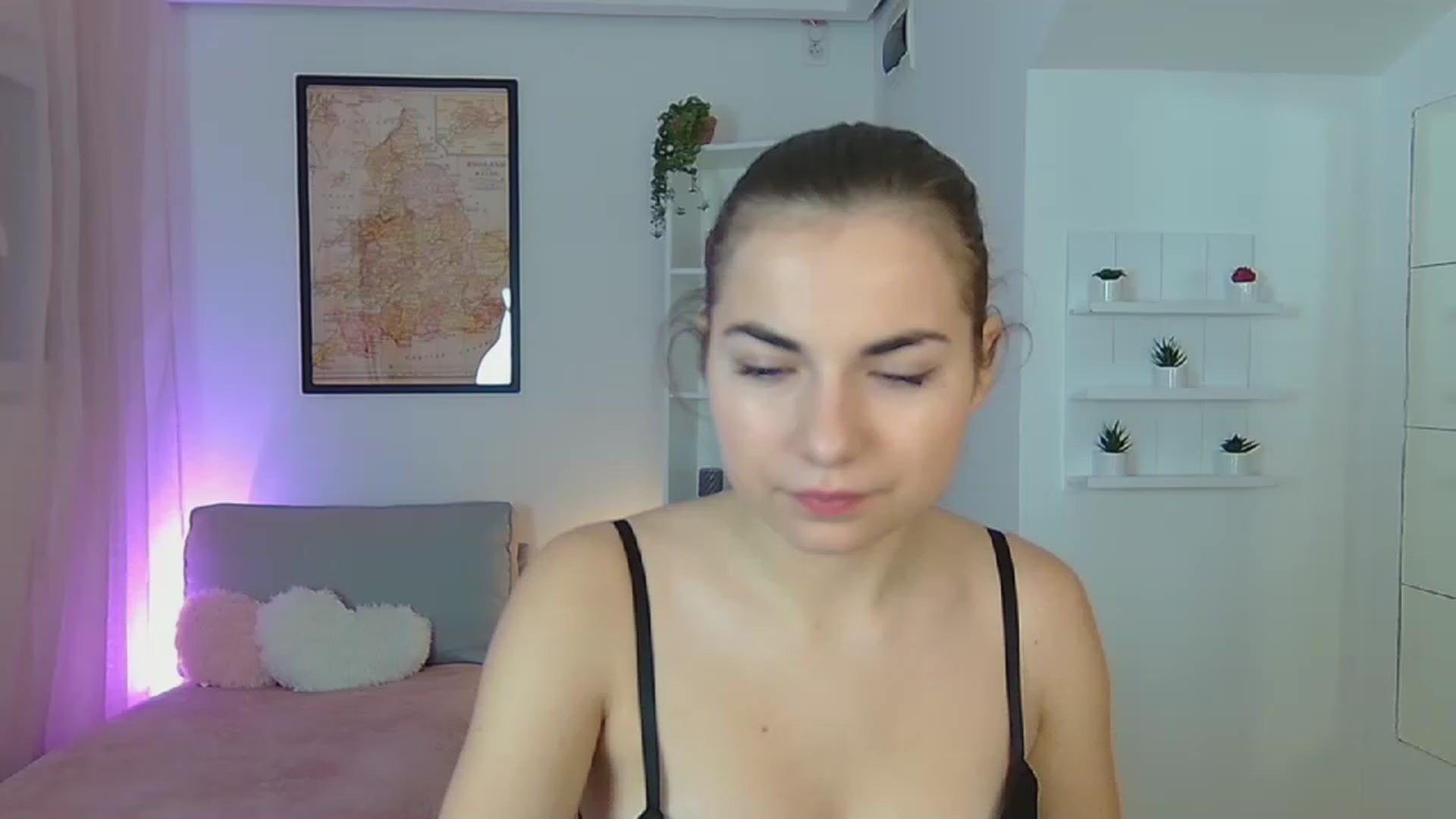 Gallery image thumbnail from Ella_Nicee's myfreecams stream on, 11/21/2022, 12:34 image 6 of 20