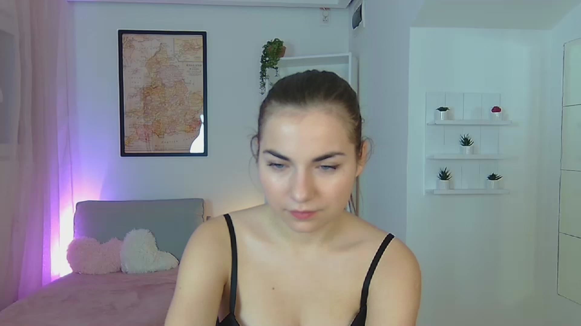 Gallery image thumbnail from Ella_Nicee's myfreecams stream on, 11/21/2022, 13:35 image 13 of 20