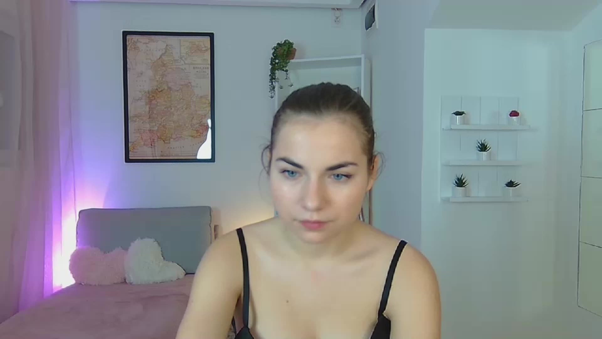 Gallery image thumbnail from Ella_Nicee's myfreecams stream on, 11/21/2022, 13:35 image 18 of 20