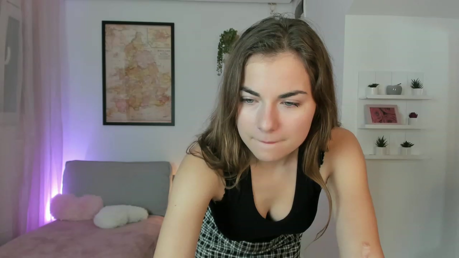 Gallery image thumbnail from Ella_Nicee's myfreecams stream on, 11/25/2022, 12:18 image 17 of 20