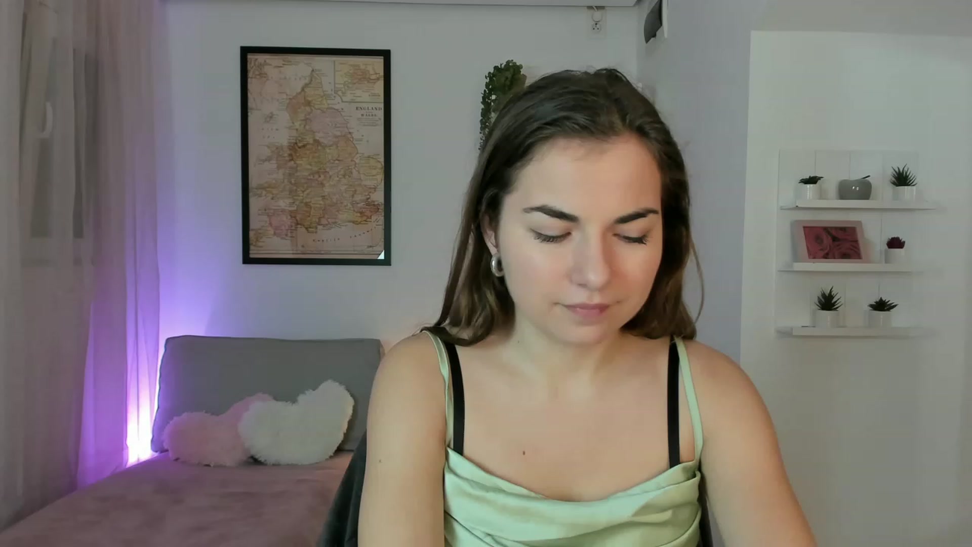 Gallery image thumbnail from Ella_Nicee's myfreecams stream on, 11/26/2022, 13:39 image 1 of 20