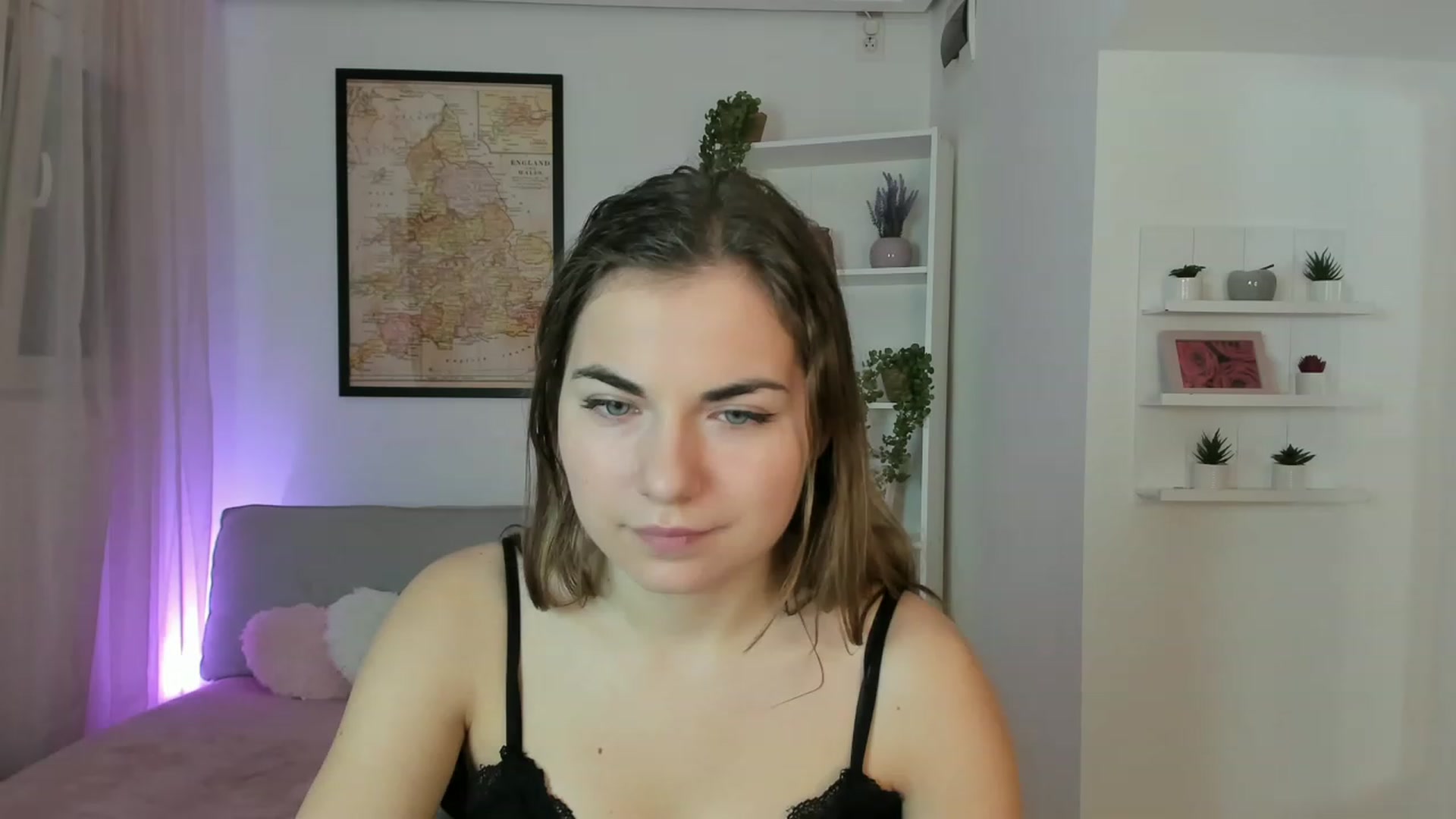 Gallery image thumbnail from Ella_Nicee's myfreecams stream on, 11/27/2022, 10:59 image 9 of 20