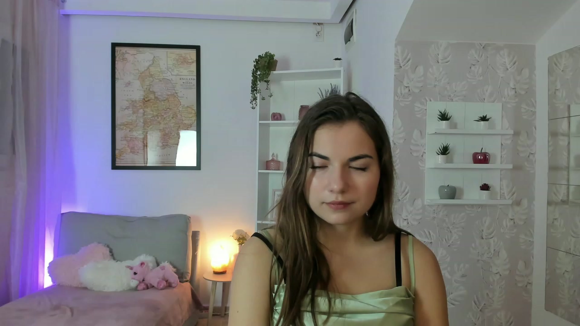 Gallery image thumbnail from Ella_Nicee's myfreecams stream on, 12/04/2022, 11:30 image 19 of 20