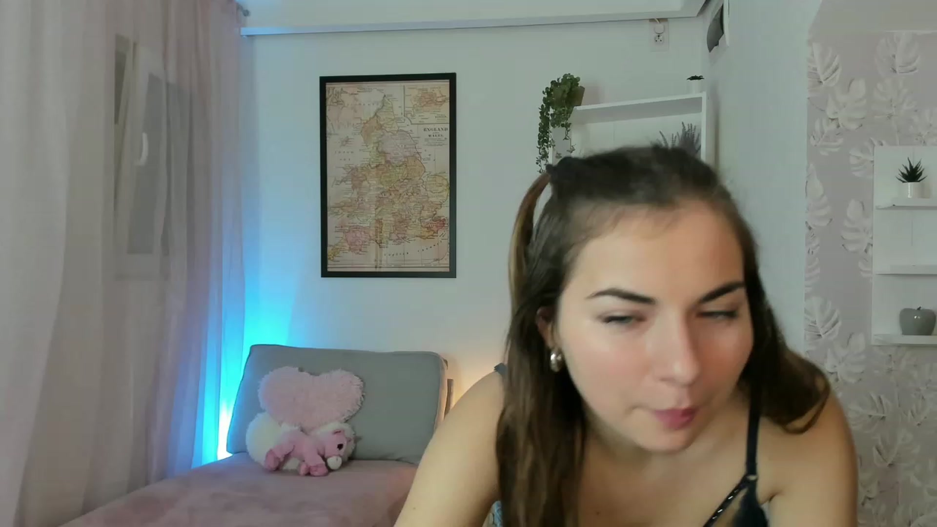 Gallery image thumbnail from Ella_Nicee's myfreecams stream on, 12/28/2022, 13:34 image 10 of 20