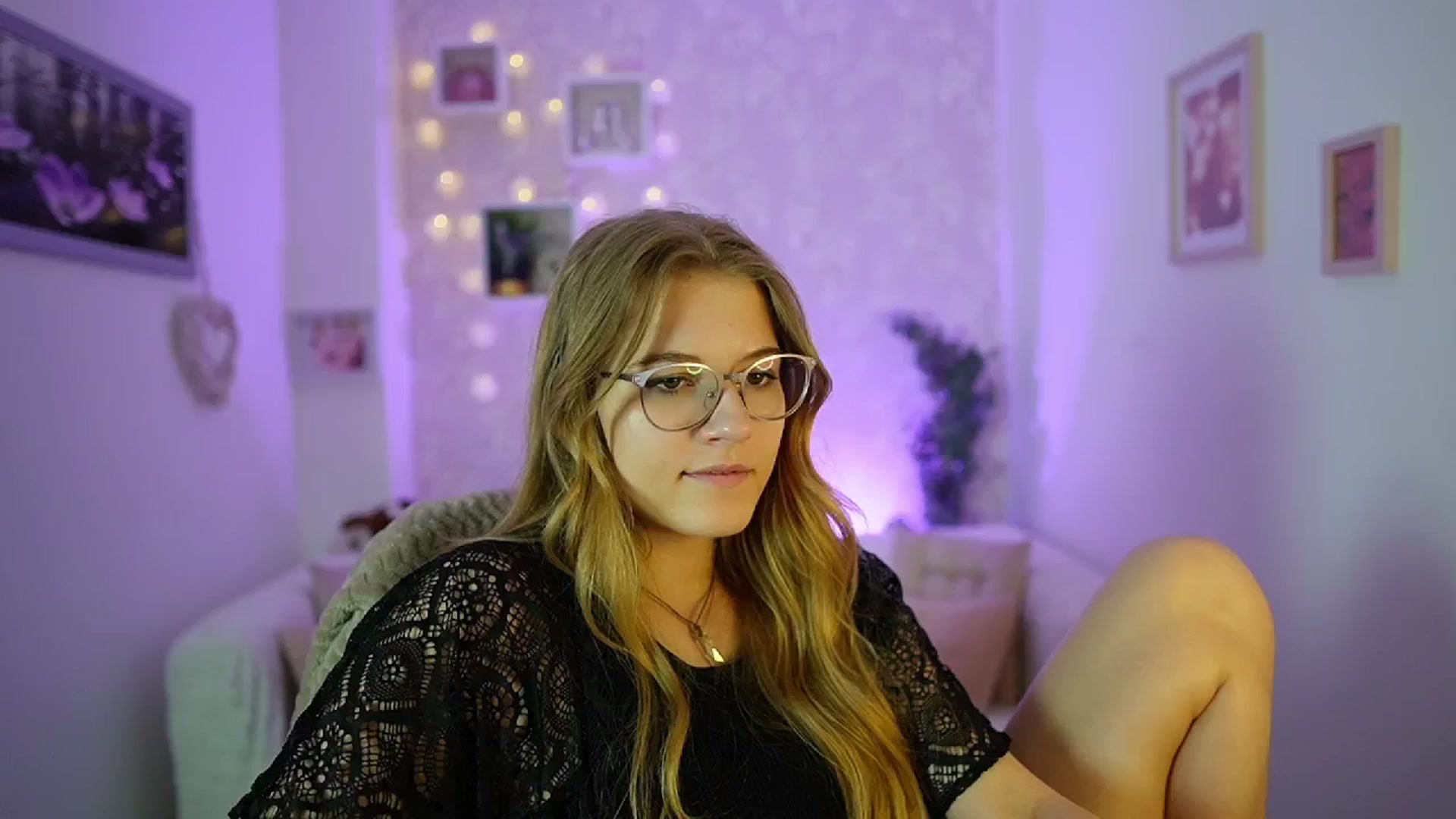 Gallery image thumbnail from Ella_Rhodes's myfreecams stream on, 05/24/2024, 18:35 image 1 of 20