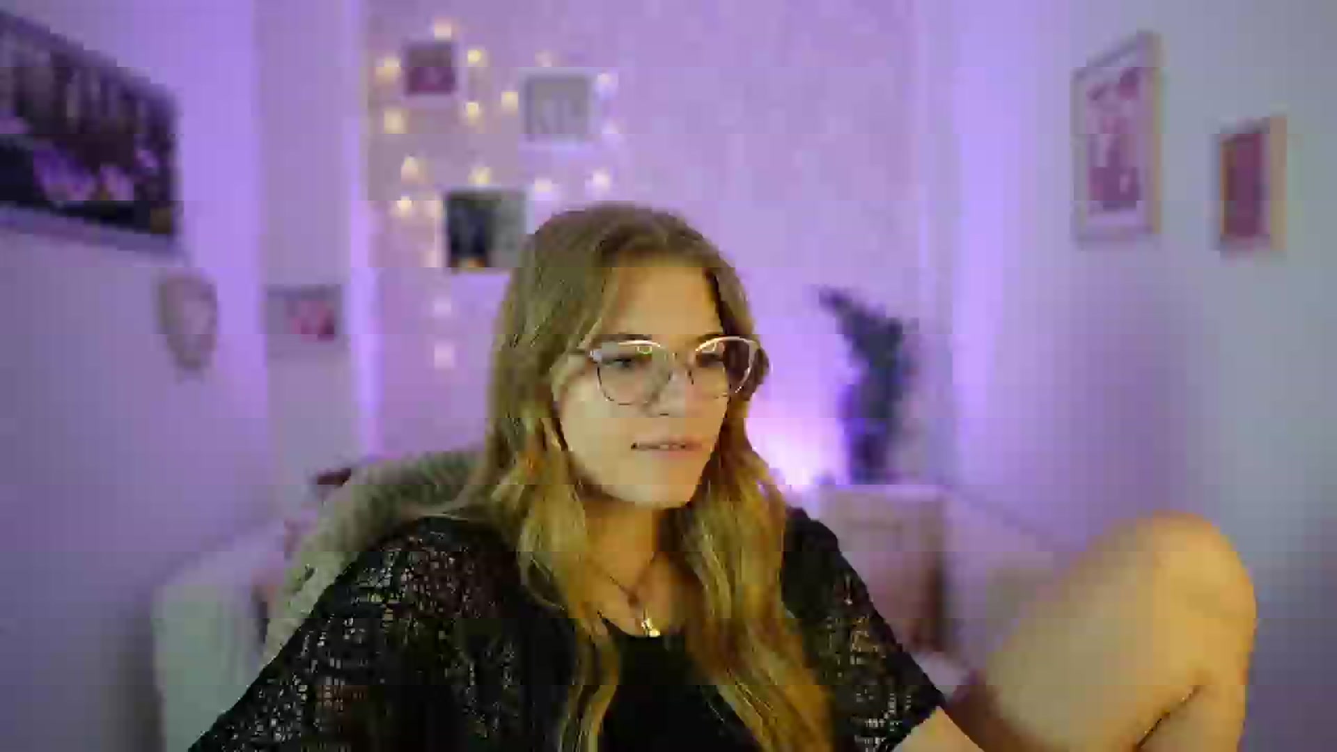 Gallery image thumbnail from Ella_Rhodes's myfreecams stream on, 05/24/2024, 18:35 image 4 of 20