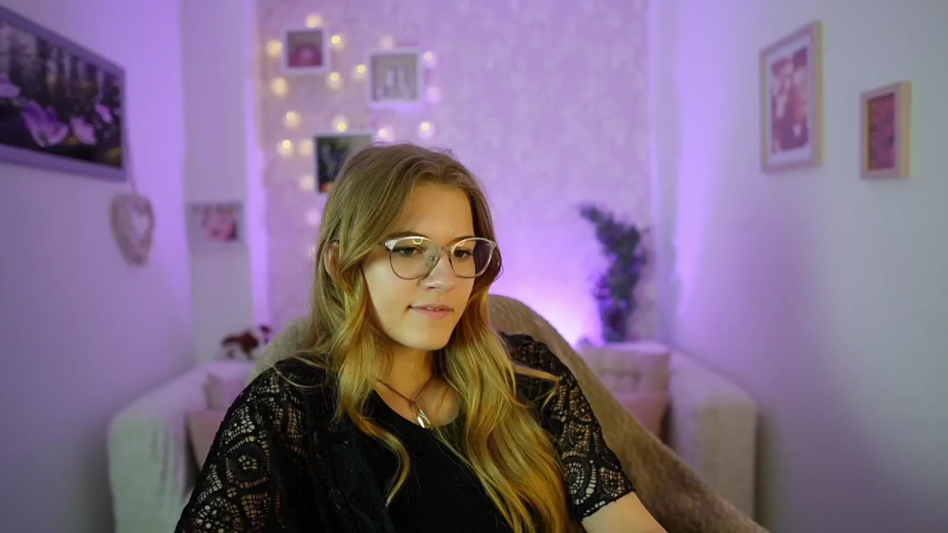 Gallery image thumbnail from Ella_Rhodes's myfreecams stream on, 05/24/2024, 19:47 image 1 of 20