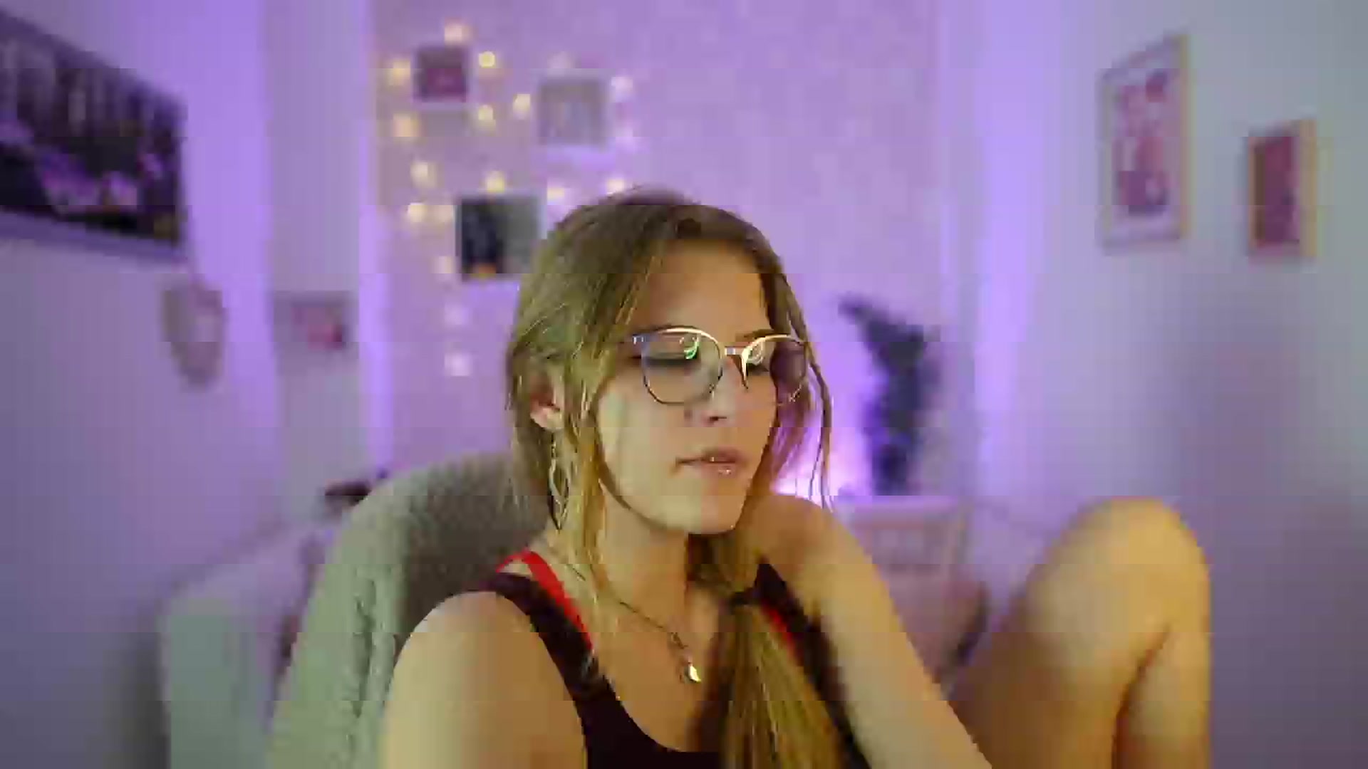 Gallery image thumbnail from Ella_Rhodes's myfreecams stream on, 05/25/2024, 20:03 image 3 of 20