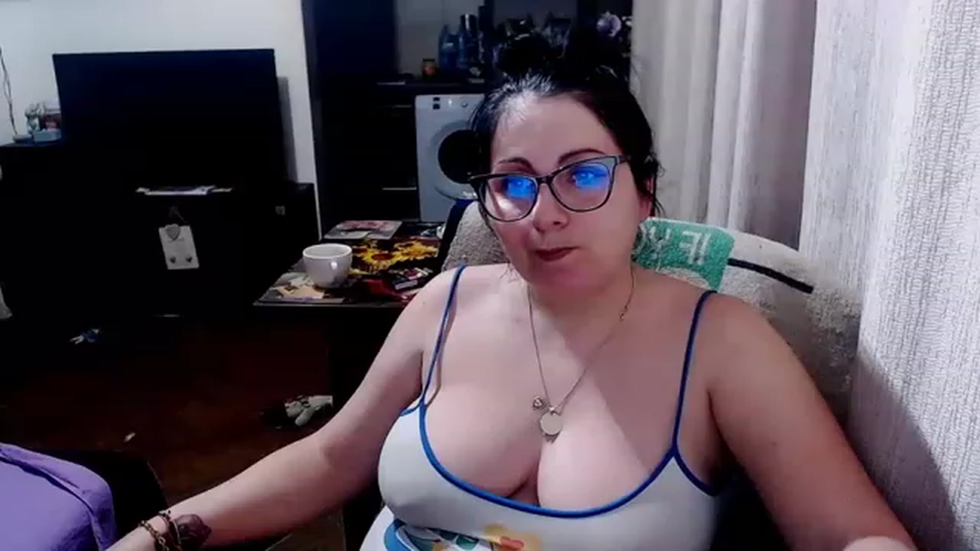 Gallery image thumbnail from Ella_Sunshine's myfreecams stream on, 05/30/2023, 20:51 image 14 of 20