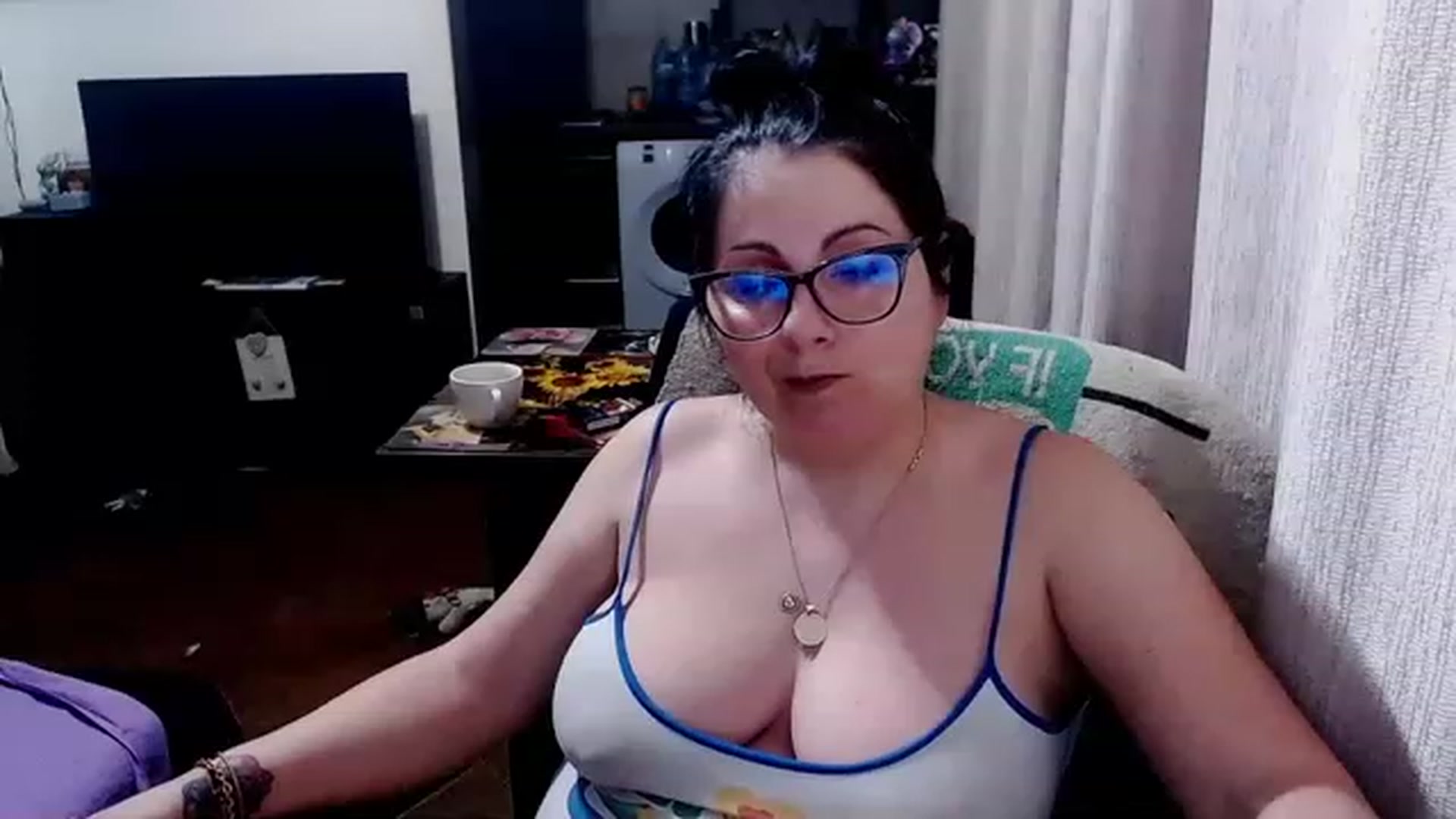 Gallery image thumbnail from Ella_Sunshine's myfreecams stream on, 05/30/2023, 20:51 image 16 of 20