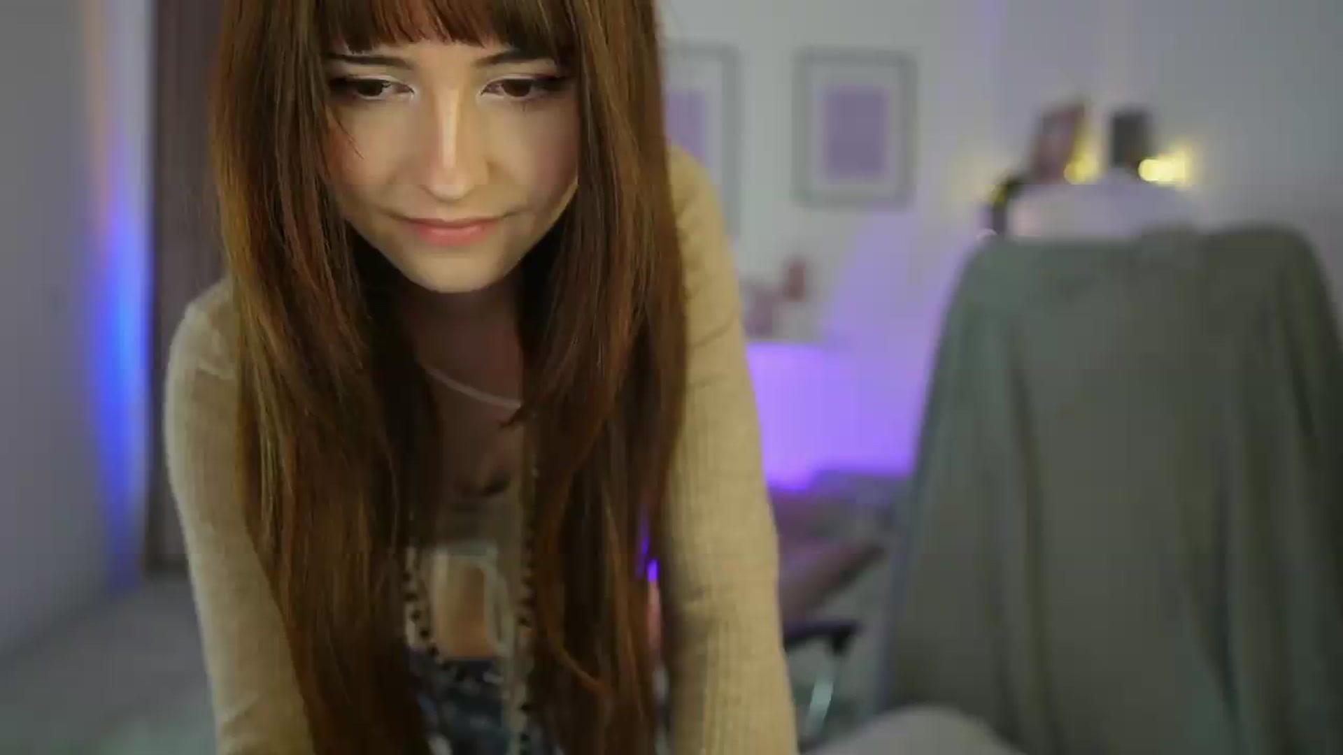 Gallery image thumbnail from Ella_Young's myfreecams stream on, 08/31/2026, 13:50 image 18 of 20