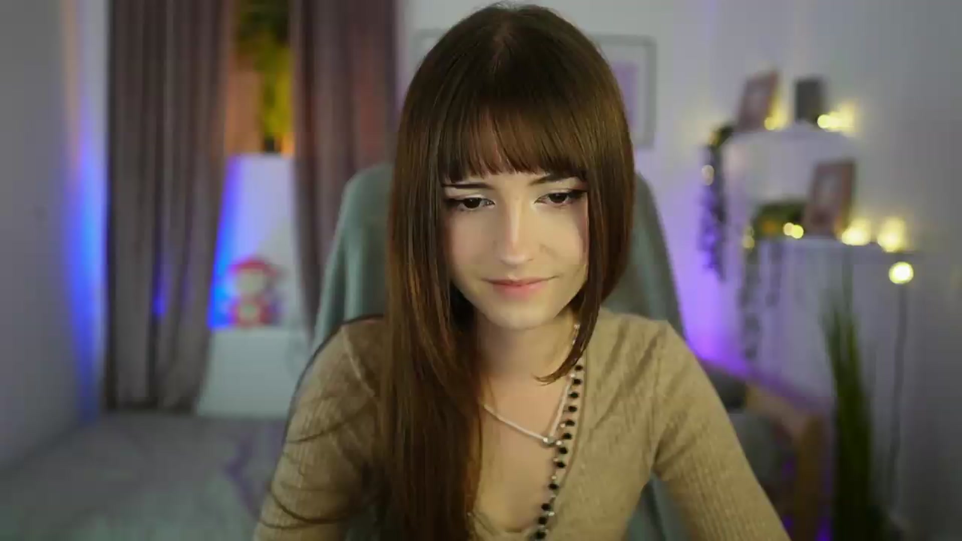 Gallery image thumbnail from Ella_Young's myfreecams stream on, 08/31/2026, 13:50 image 4 of 20