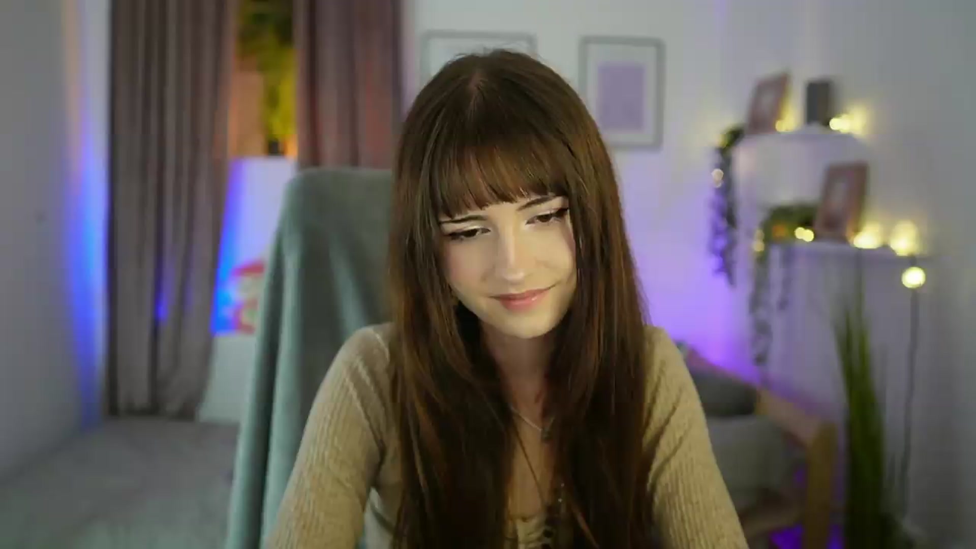 Gallery image thumbnail from Ella_Young's myfreecams stream on, 08/31/2026, 14:26 image 10 of 20