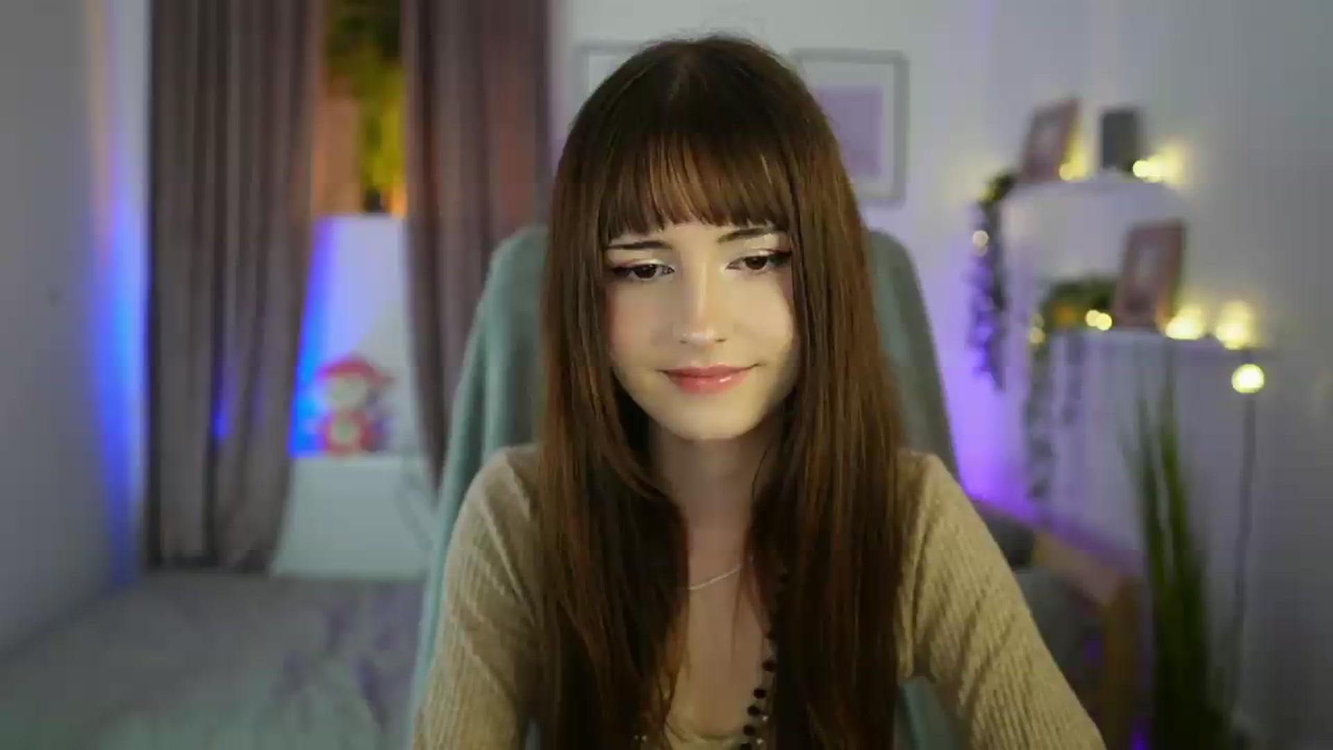 Gallery image thumbnail from Ella_Young's myfreecams stream on, 08/31/2026, 16:30 image 3 of 20