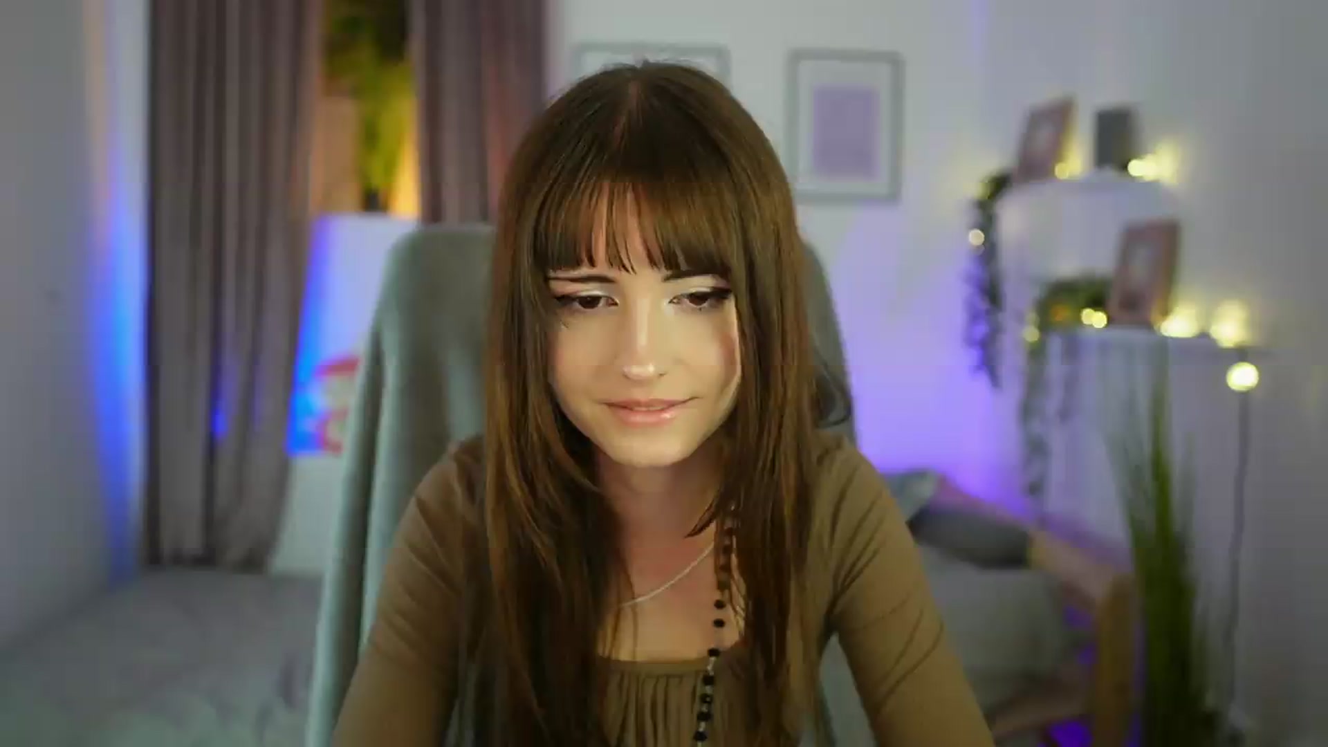 Gallery image thumbnail from Ella_Young's myfreecams stream on, 09/03/2026, 17:00 image 18 of 20