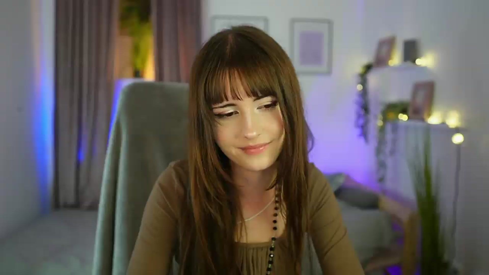 Gallery image thumbnail from Ella_Young's myfreecams stream on, 09/03/2026, 17:00 image 19 of 20