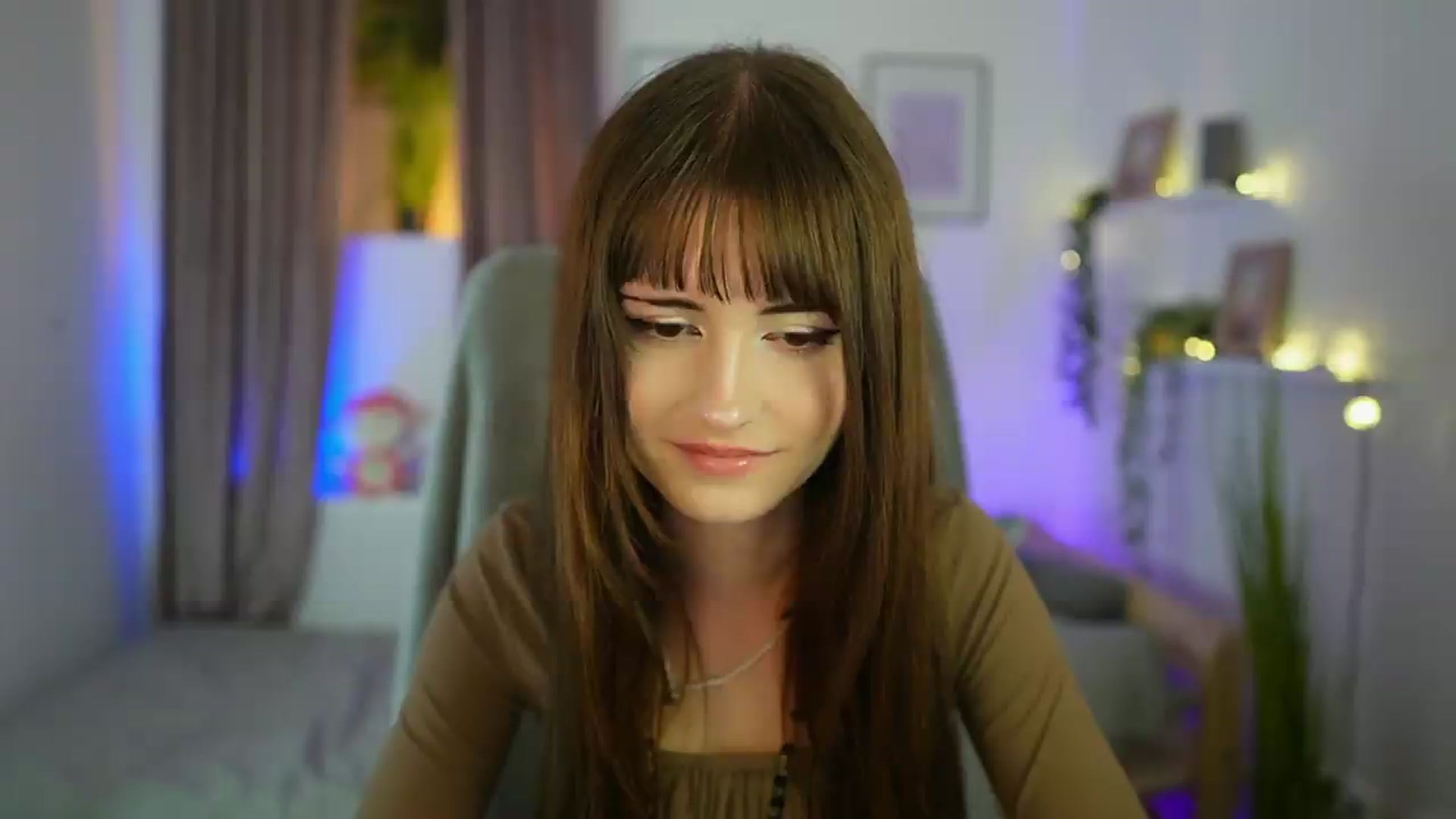 Gallery image thumbnail from Ella_Young's myfreecams stream on, 09/03/2026, 17:00 image 5 of 20