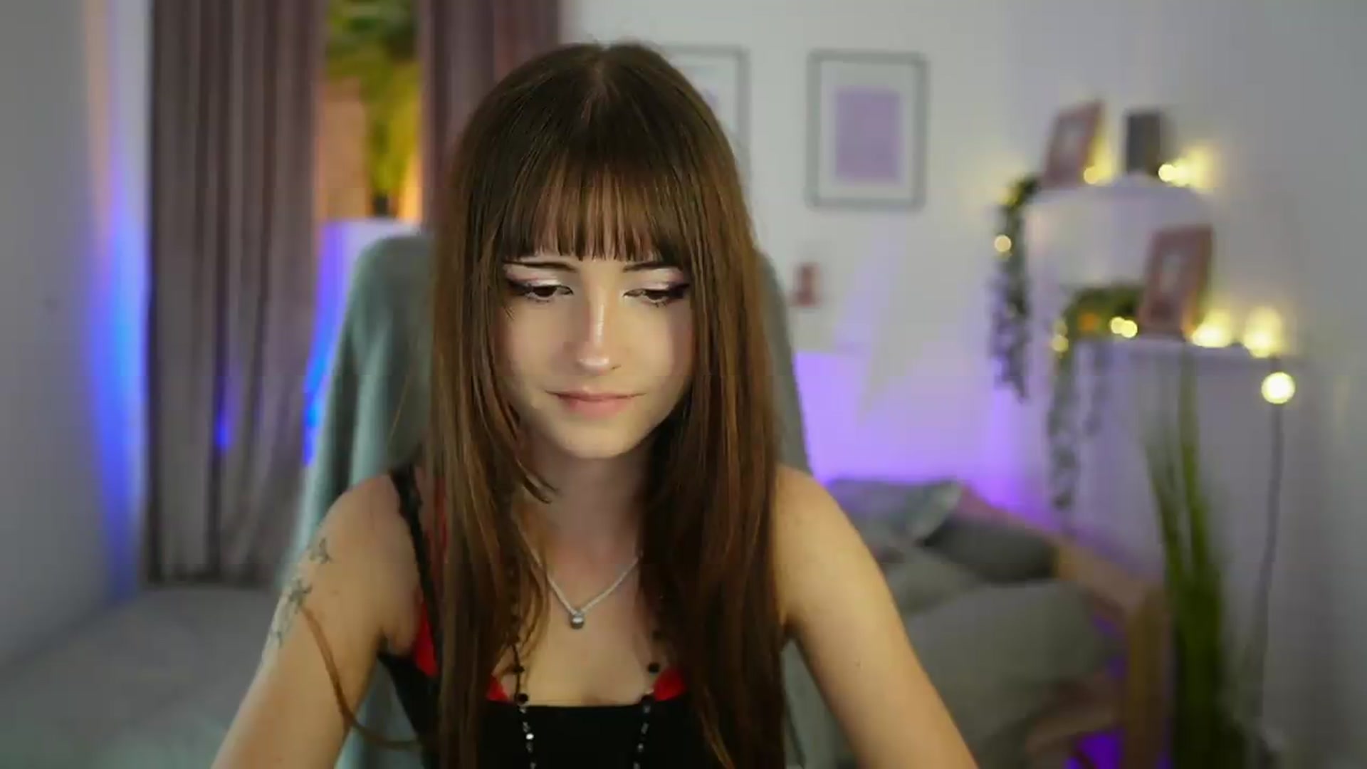 Gallery image thumbnail from Ella_Young's myfreecams stream on, 09/04/2026, 14:23 image 10 of 20