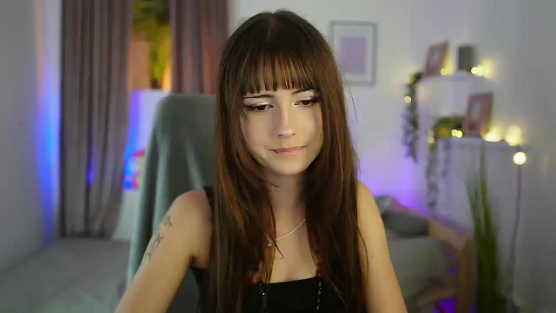 Gallery image thumbnail from Ella_Young's myfreecams stream on, 09/04/2026, 15:06 image 6 of 20