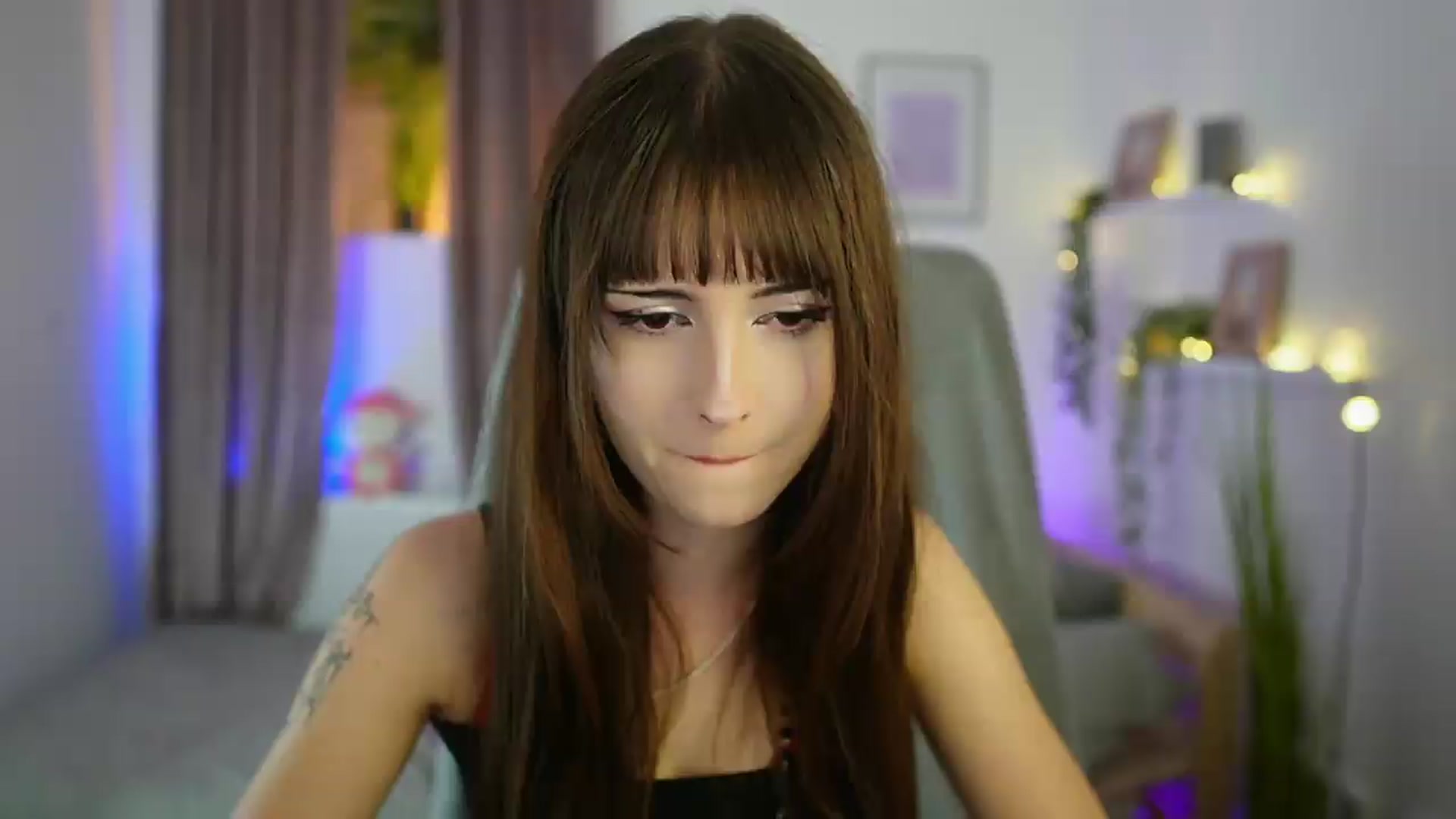 Gallery image thumbnail from Ella_Young's myfreecams stream on, 09/04/2026, 15:06 image 17 of 20