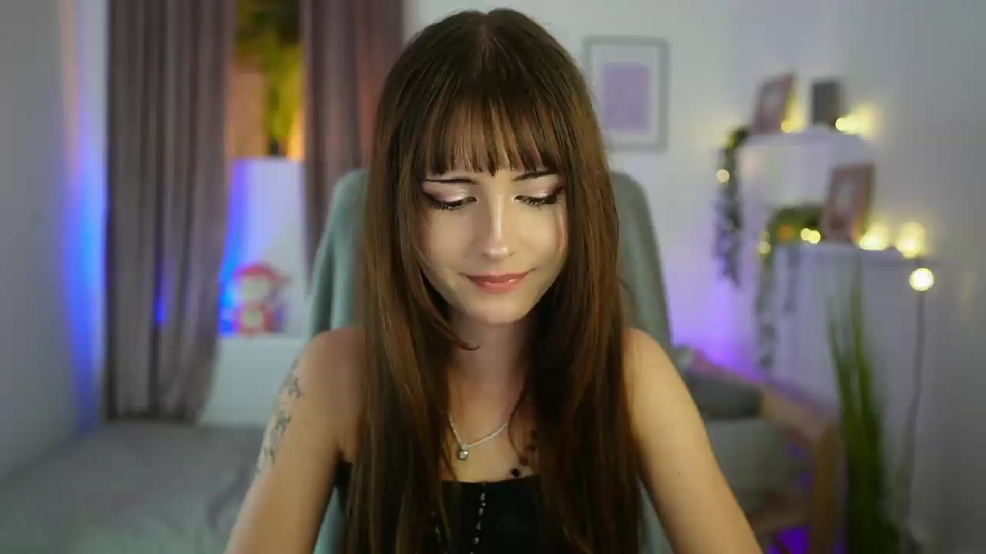 Gallery image thumbnail from Ella_Young's myfreecams stream on, 09/04/2026, 16:33 image 19 of 20